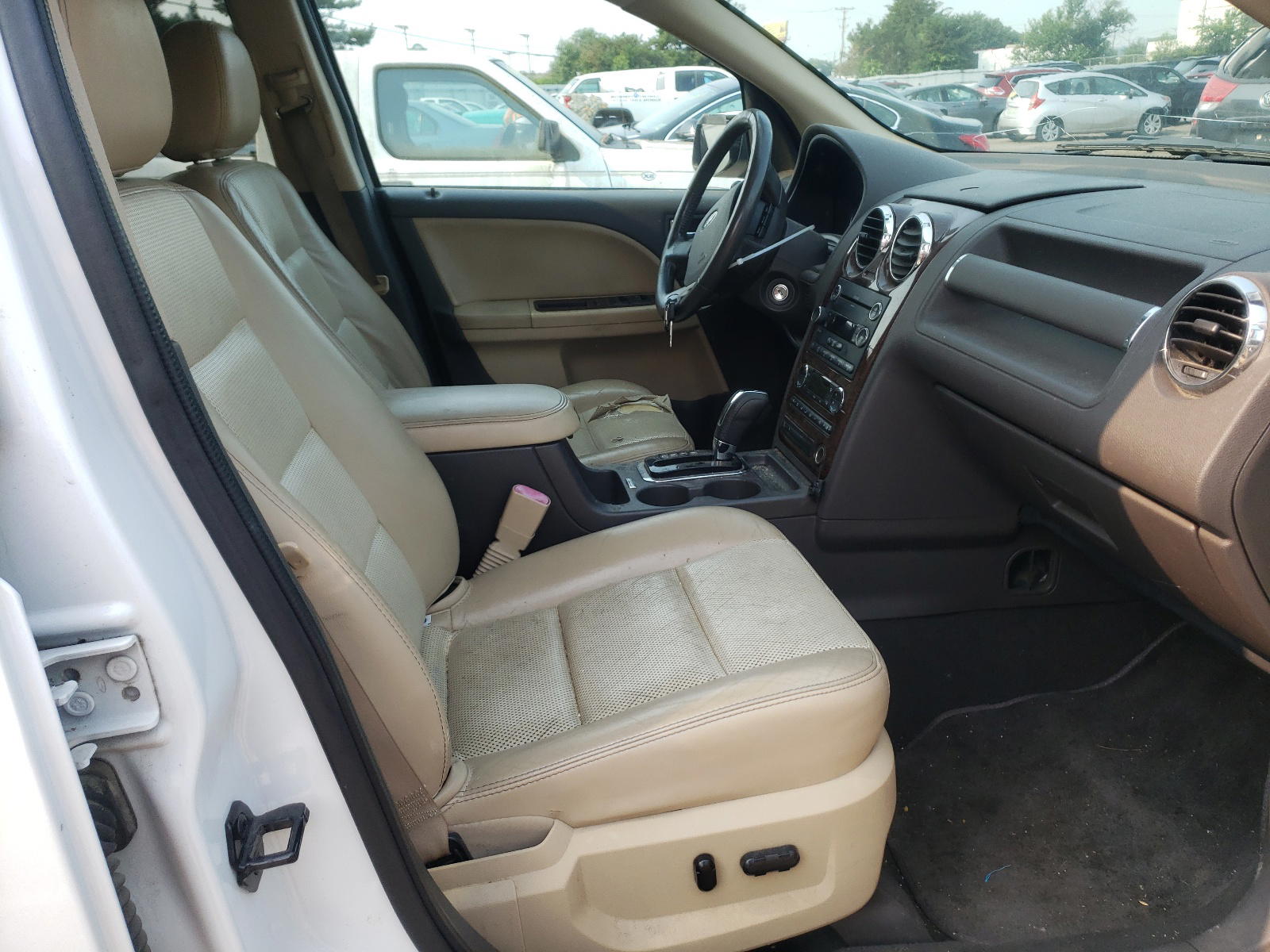 Photo 5 from auction – 2008 FORD TAURUS X E with VIN 1FMDK07W48GA28114