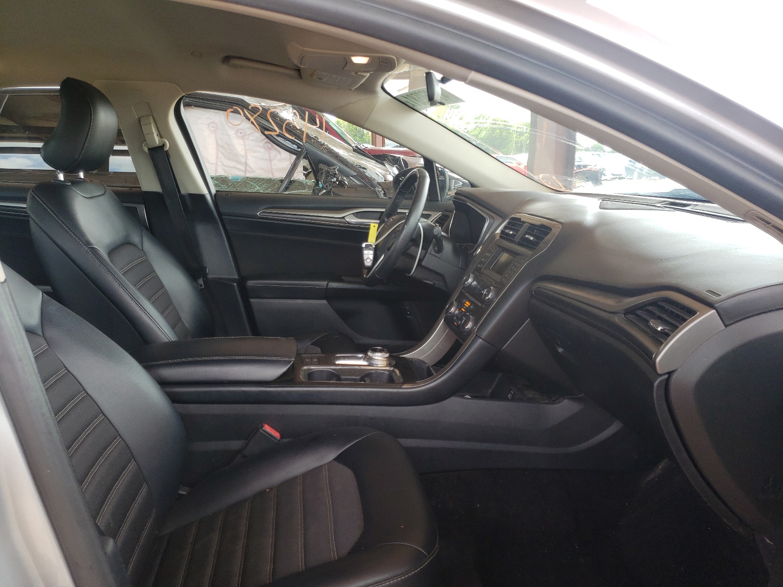Photo 5 from auction – 2017 FORD FUSION SE with VIN 3FA6P0LU3HR325117