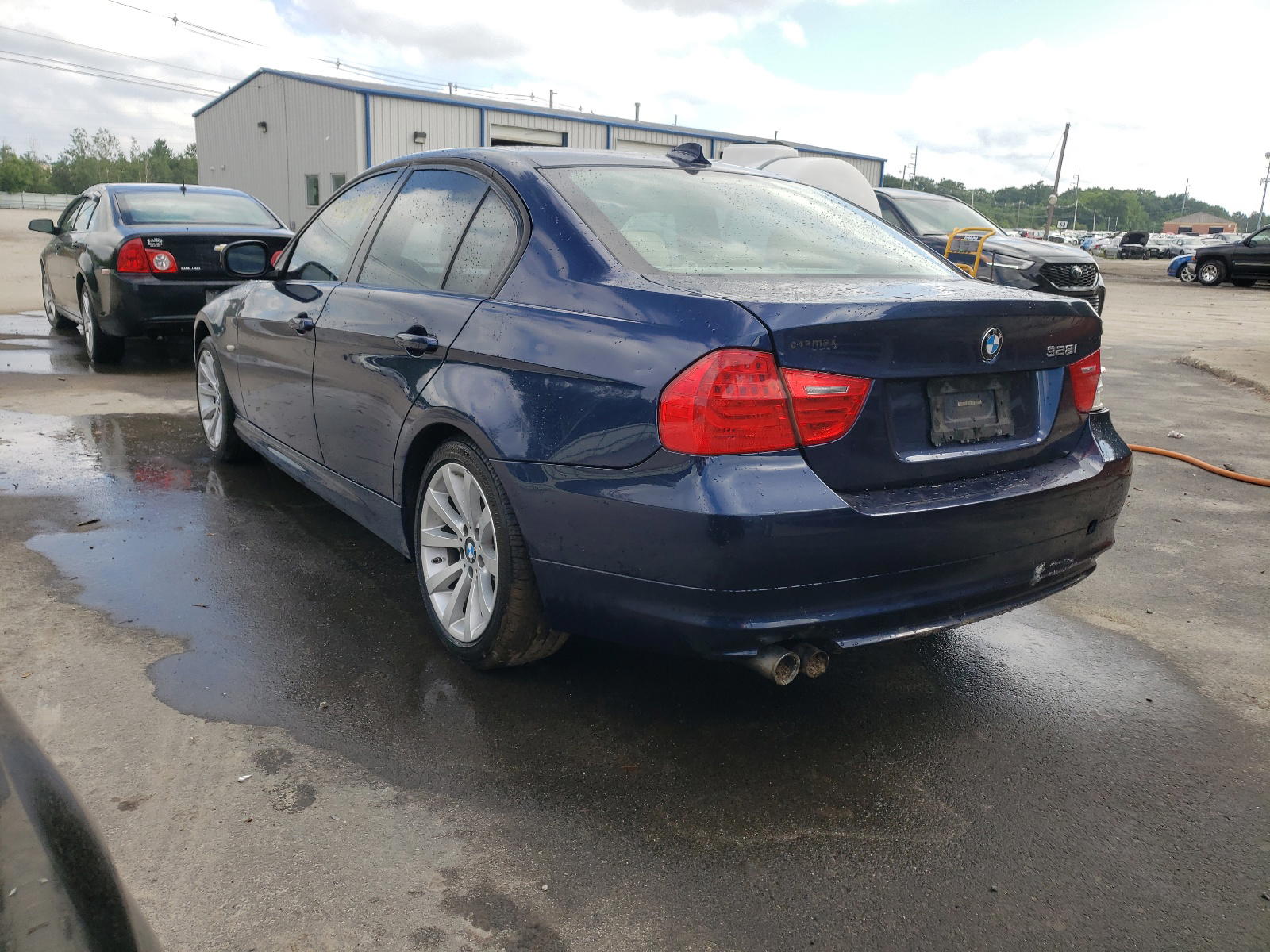 Photo 3 from auction – 2011 BMW 328 I with VIN WBAPH7C55BE675532