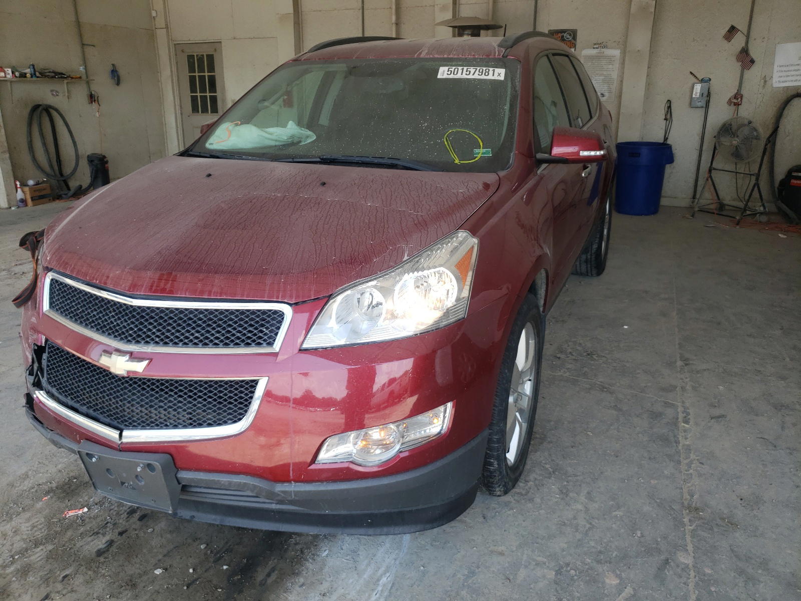 Photo 2 from auction – 2011 CHEVROLET TRAVERSE L with VIN 1GNKRGED1BJ102365