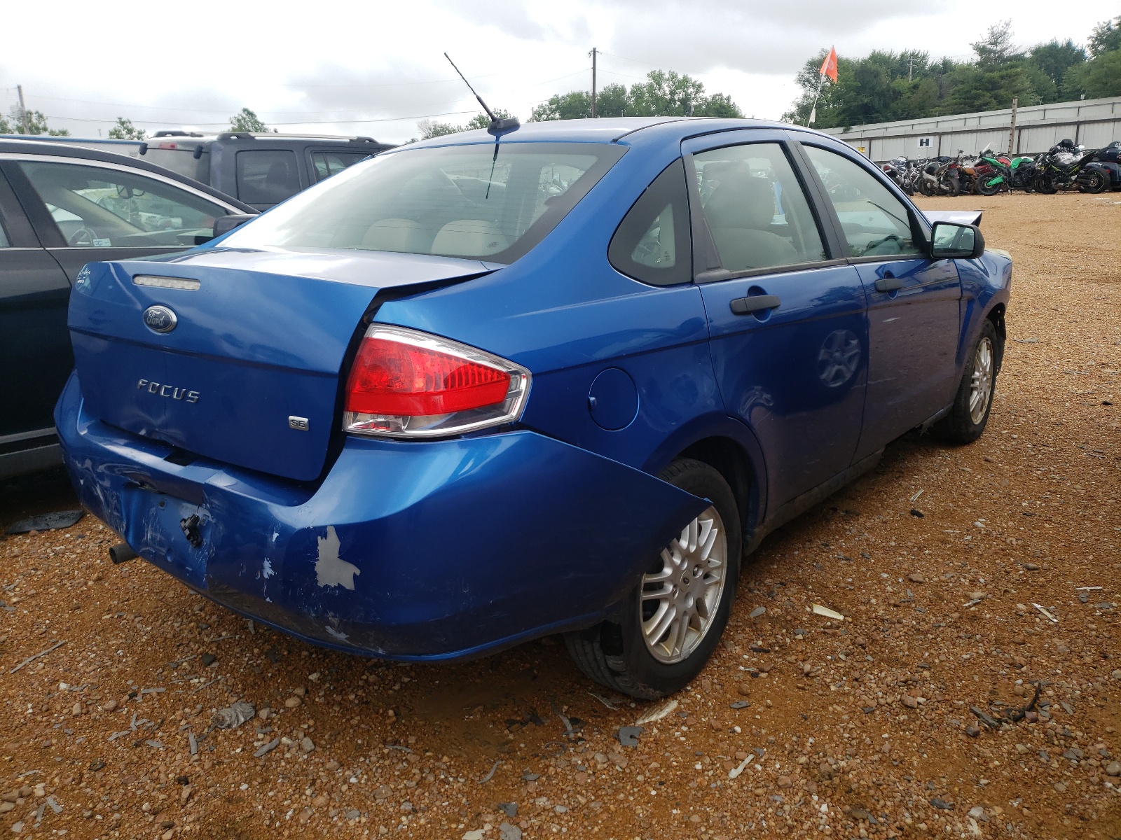 Photo 4 from auction – 2010 FORD FOCUS SE with VIN 1FAHP3FN3AW121600