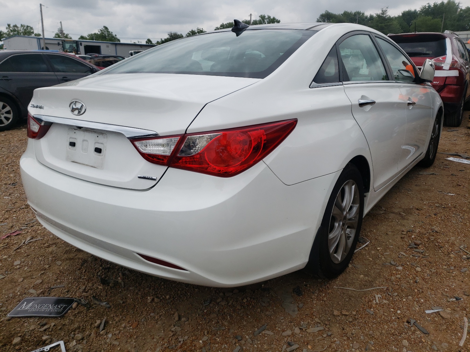 Photo 4 from auction – 2013 HYUNDAI SONATA SE with VIN 5NPEC4ACXDH706821