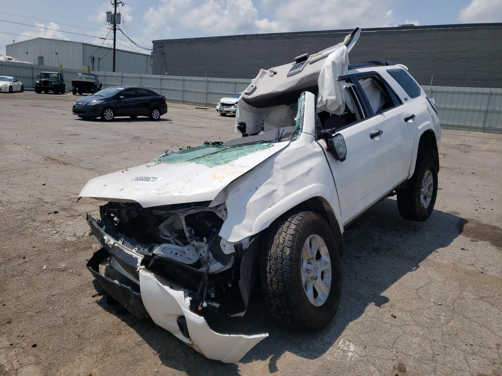 Photo 2 from auction – 2016 TOYOTA 4RUNNER SR with VIN JTEBU5JR1G5367277