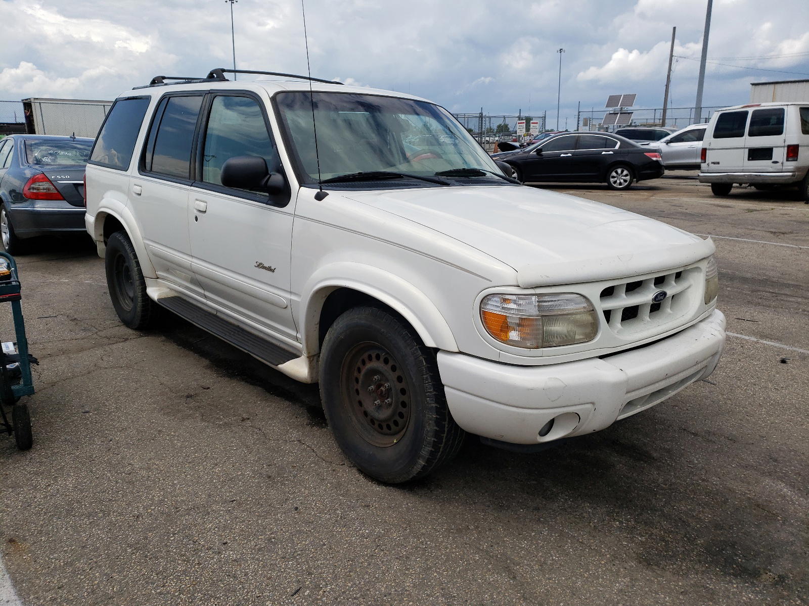 FORD EXPLORER 2001 with VIN 1FMZU75E71ZA32834 - Photo from auction