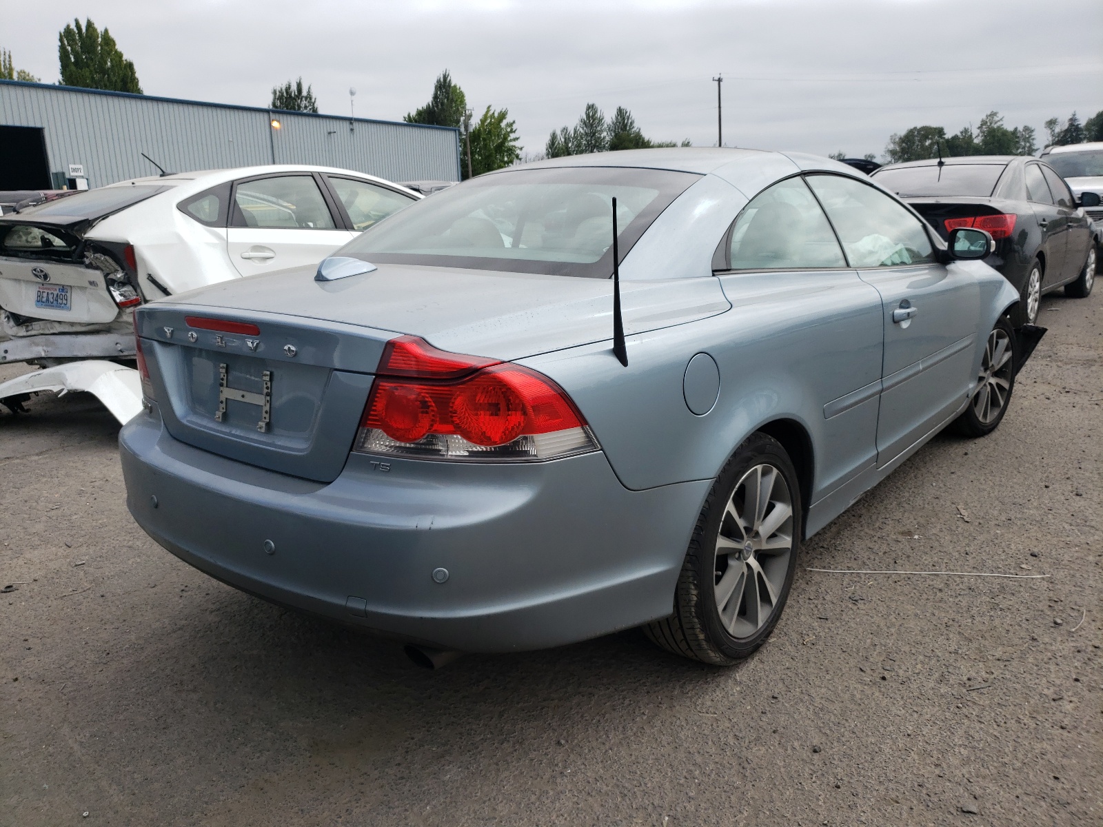 Photo 4 from auction – 2010 VOLVO C70 T5 with VIN YV1672MC4AJ093911