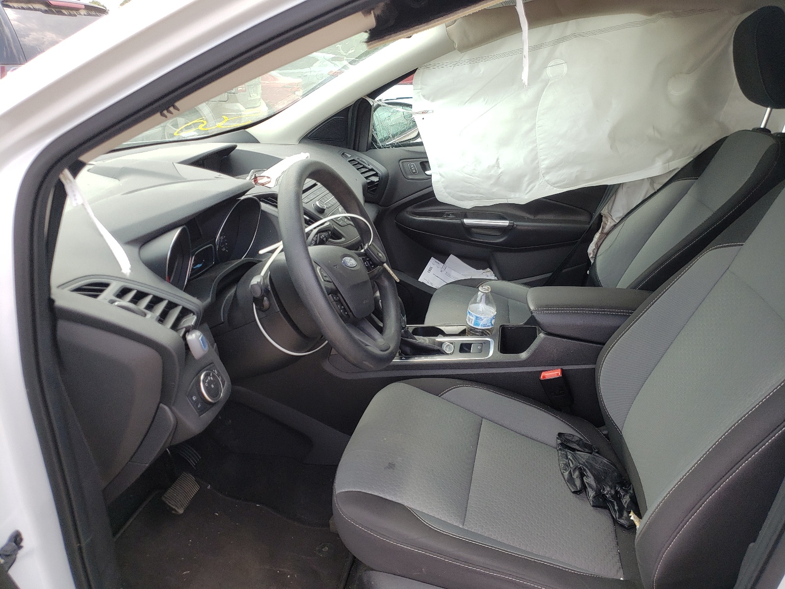 Photo 5 from auction – 2018 FORD ESCAPE SE with VIN 1FMCU9GD8JUD56636