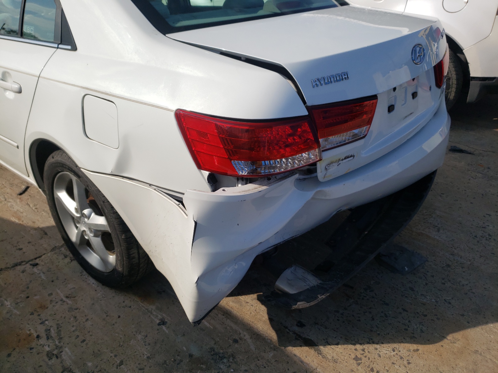 Photo 9 from auction – 2007 HYUNDAI SONATA SE with VIN 5NPEU46F57H184037