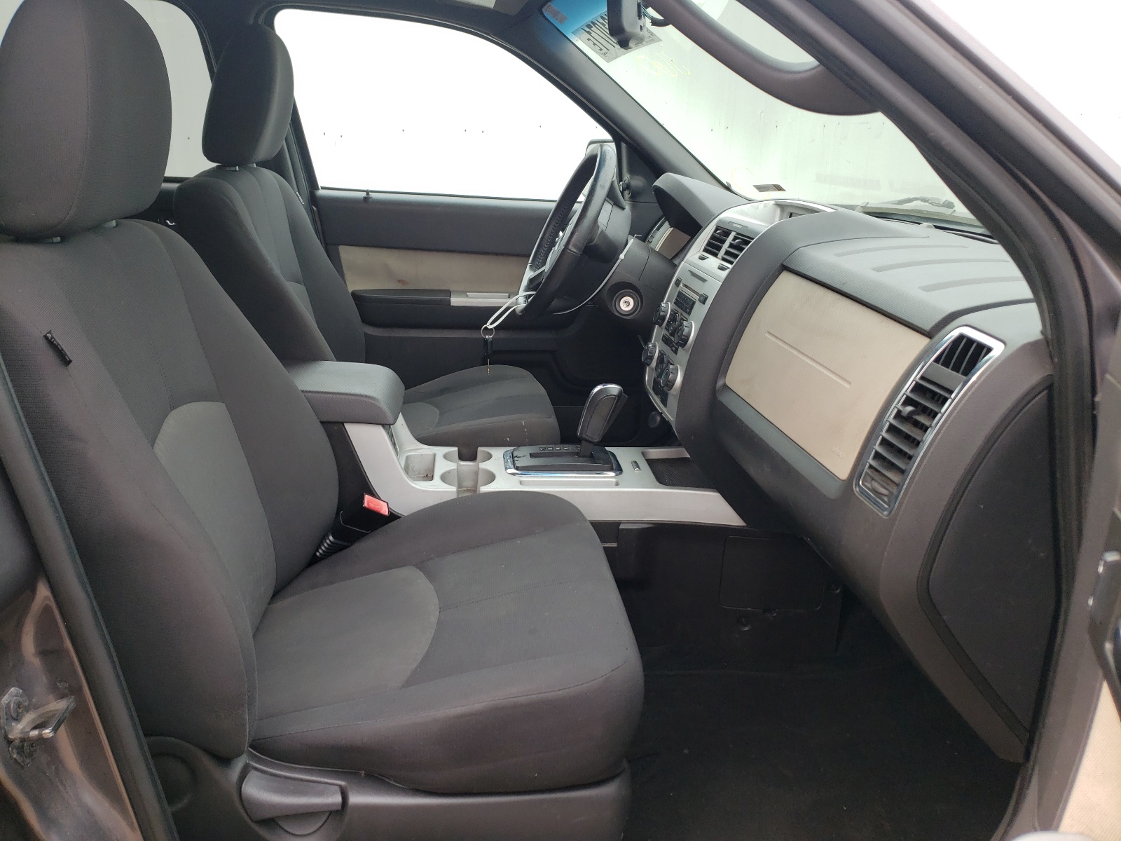 Photo 5 from auction – 2009 MERCURY MARINER with VIN 4M2CU81719KJ25645