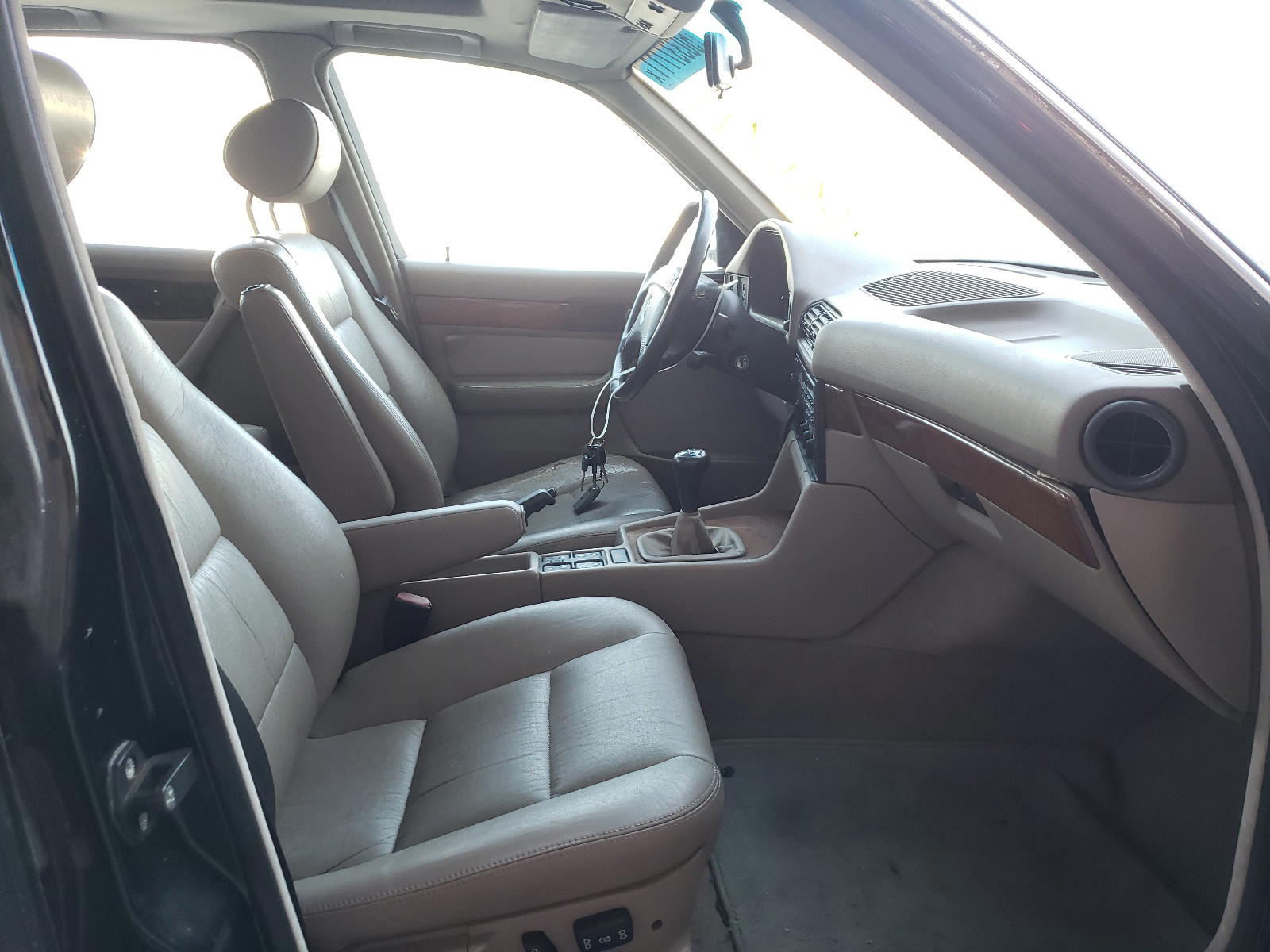 Photo 5 from auction – 1992 BMW 525 I with VIN WBAHD5318NBF96818
