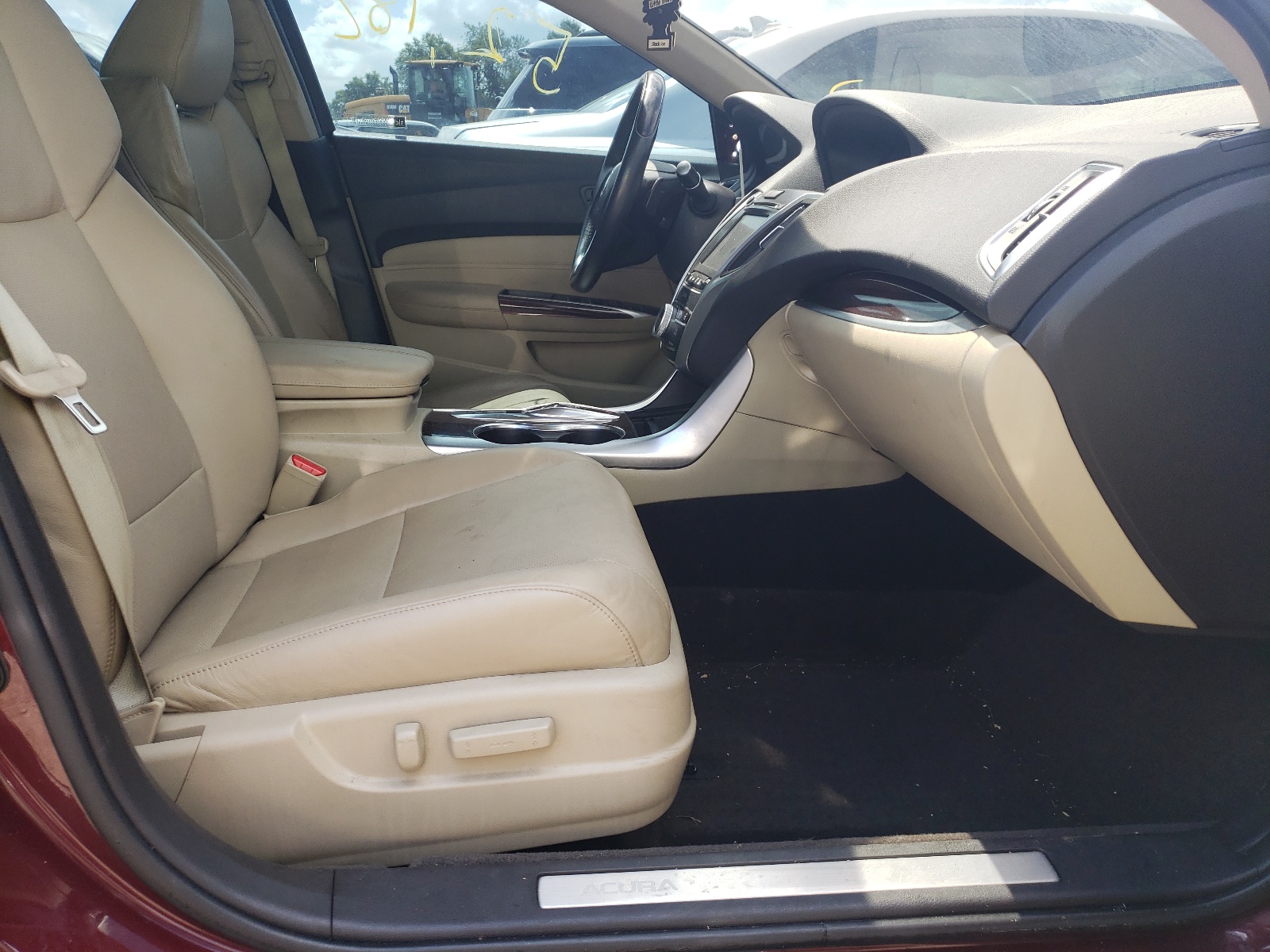Photo 5 from auction – 2015 ACURA TLX ADVANC with VIN 19UUB2F77FA008516