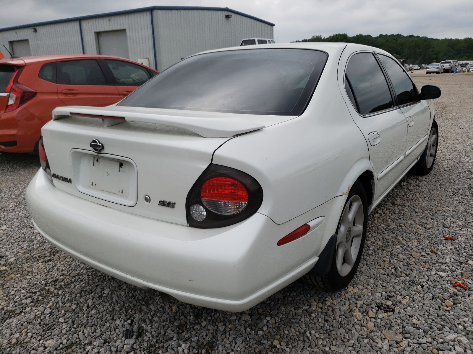 Photo 4 from auction – 2001 NISSAN MAXIMA GXE with VIN JN1CA31A81T308068