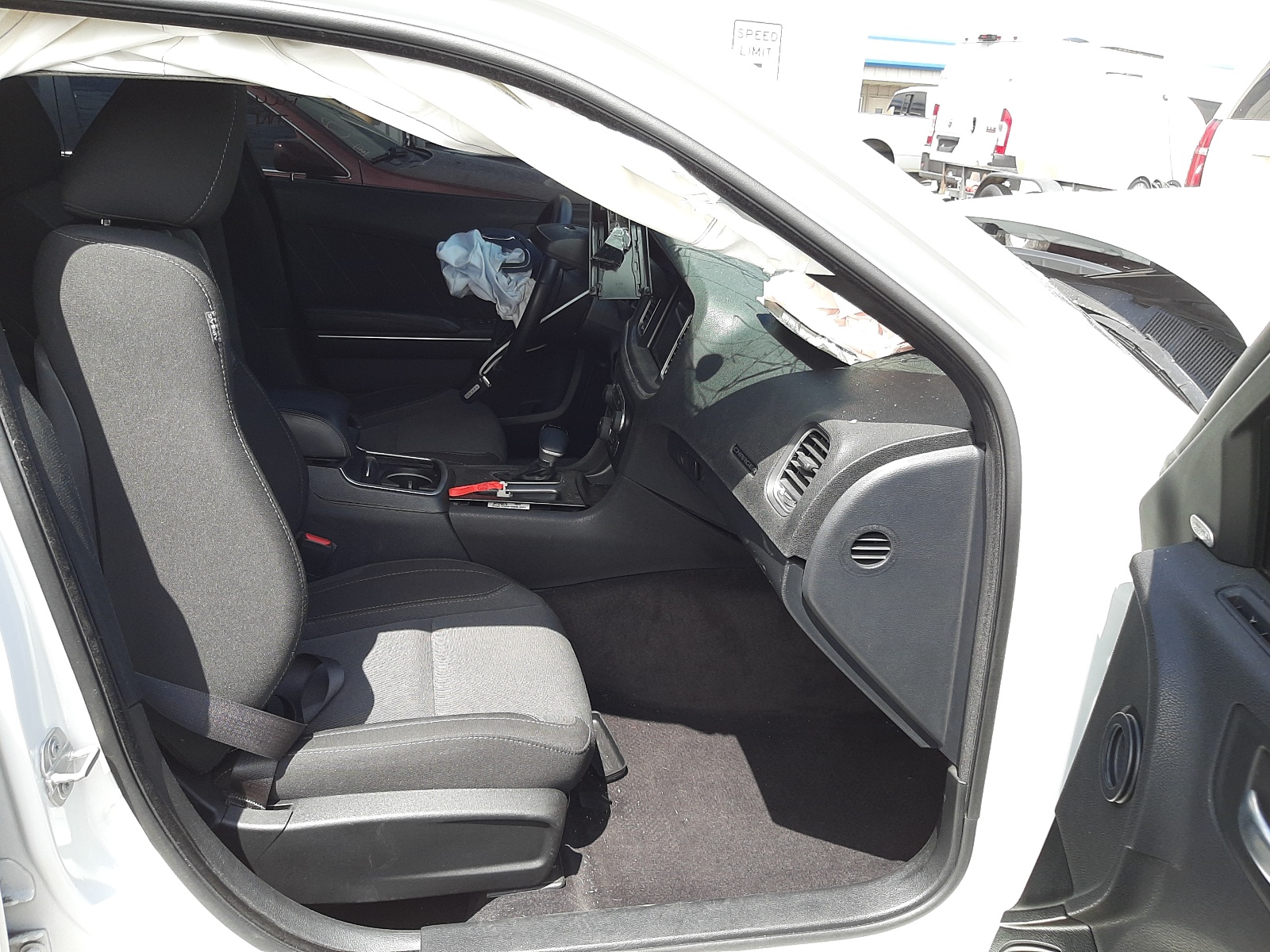 Photo 5 from auction – 2018 DODGE CHARGER SX with VIN 2C3CDXHG6JH129079