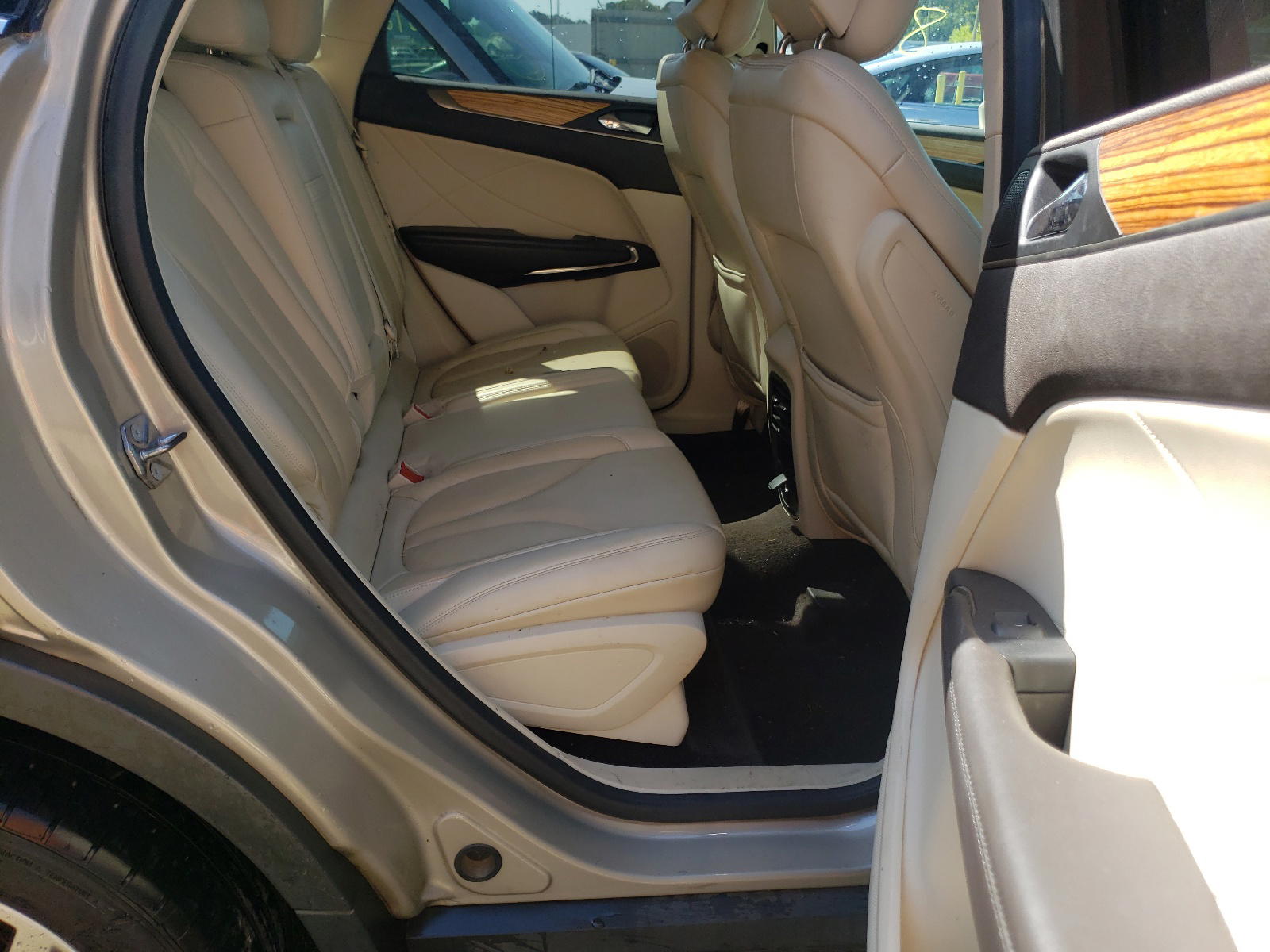 Photo 6 from auction – 2015 LINCOLN MKC with VIN 5LMCJ1A92FUJ37660