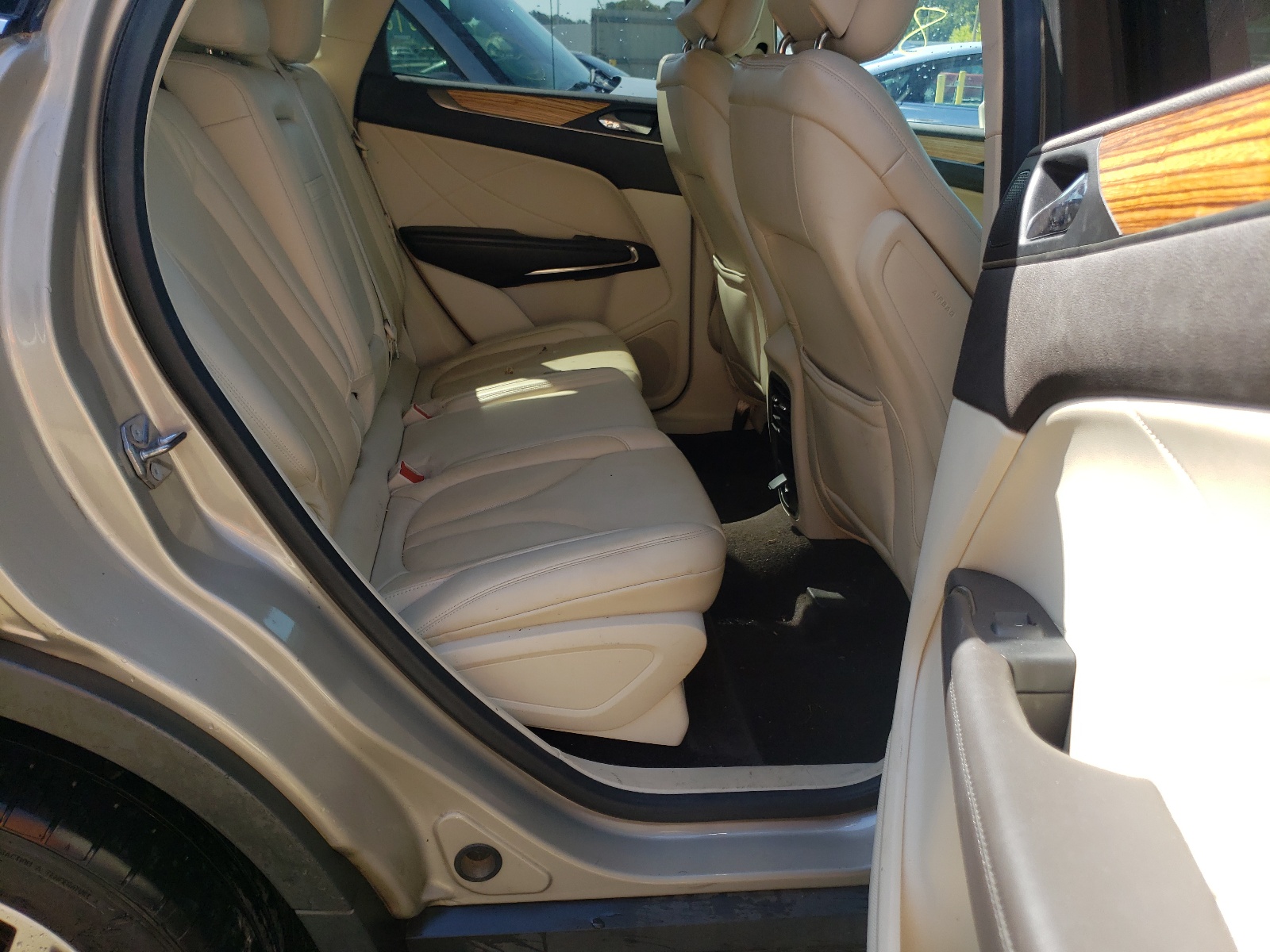 Foto 6 de la subasta – 2015 LINCOLN MKC con VIN 5LMCJ1A92FUJ37660