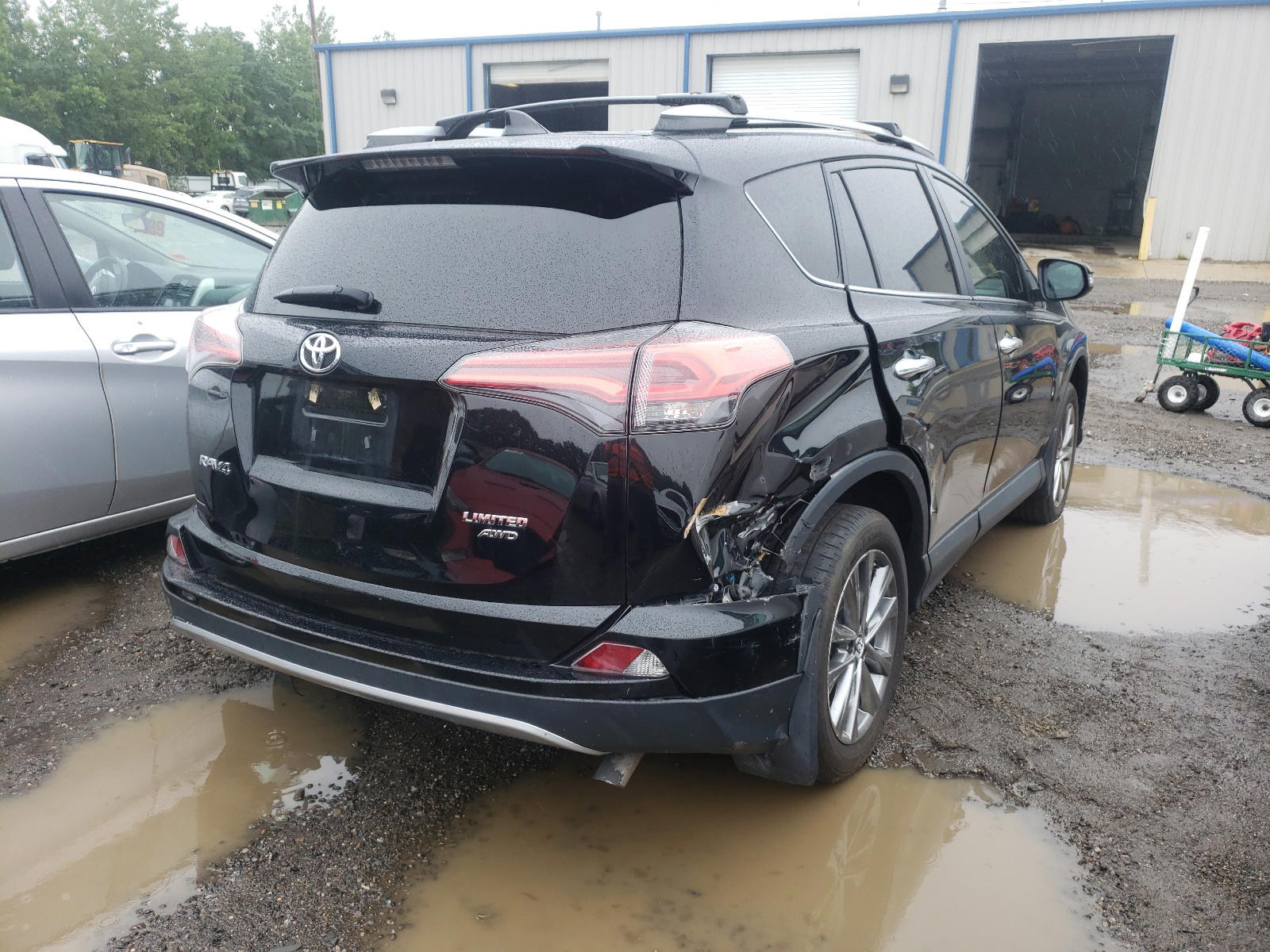 Photo 4 from auction – 2018 TOYOTA RAV4 LIMIT with VIN 2T3DFREV8JW795336