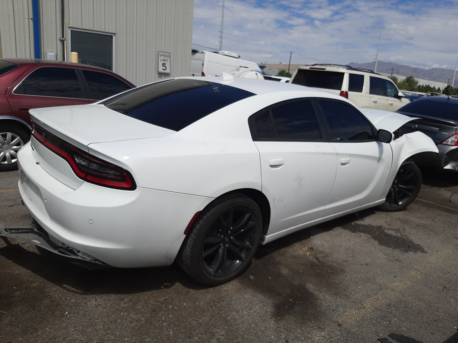 Photo 4 from auction – 2018 DODGE CHARGER SX with VIN 2C3CDXHG6JH129079