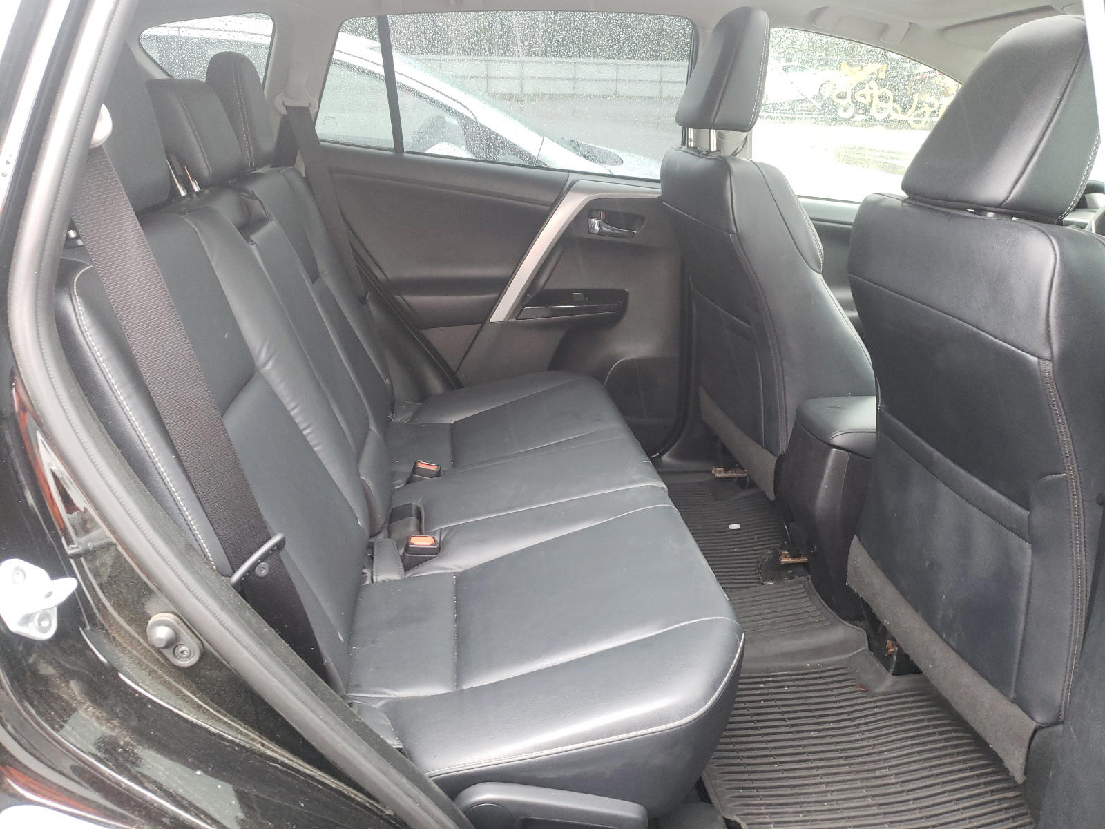 Photo 6 from auction – 2018 TOYOTA RAV4 LIMIT with VIN 2T3DFREV8JW795336
