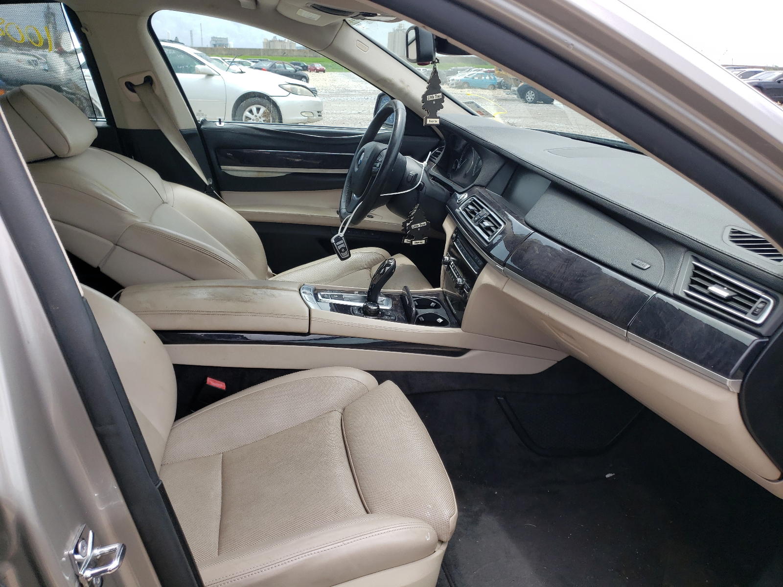 Photo 5 from auction – 2009 BMW 750 LI with VIN WBAKB83509CY60403