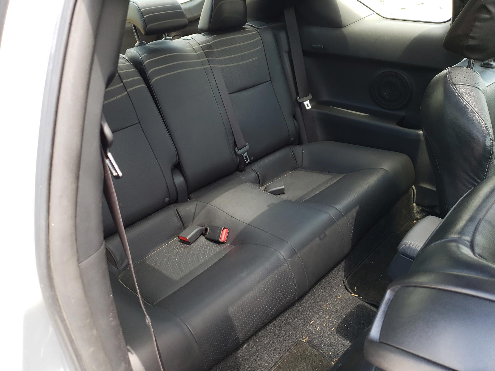 Photo 6 from auction – 2014 TOYOTA SCION TC with VIN JTKJF5C79E3084973