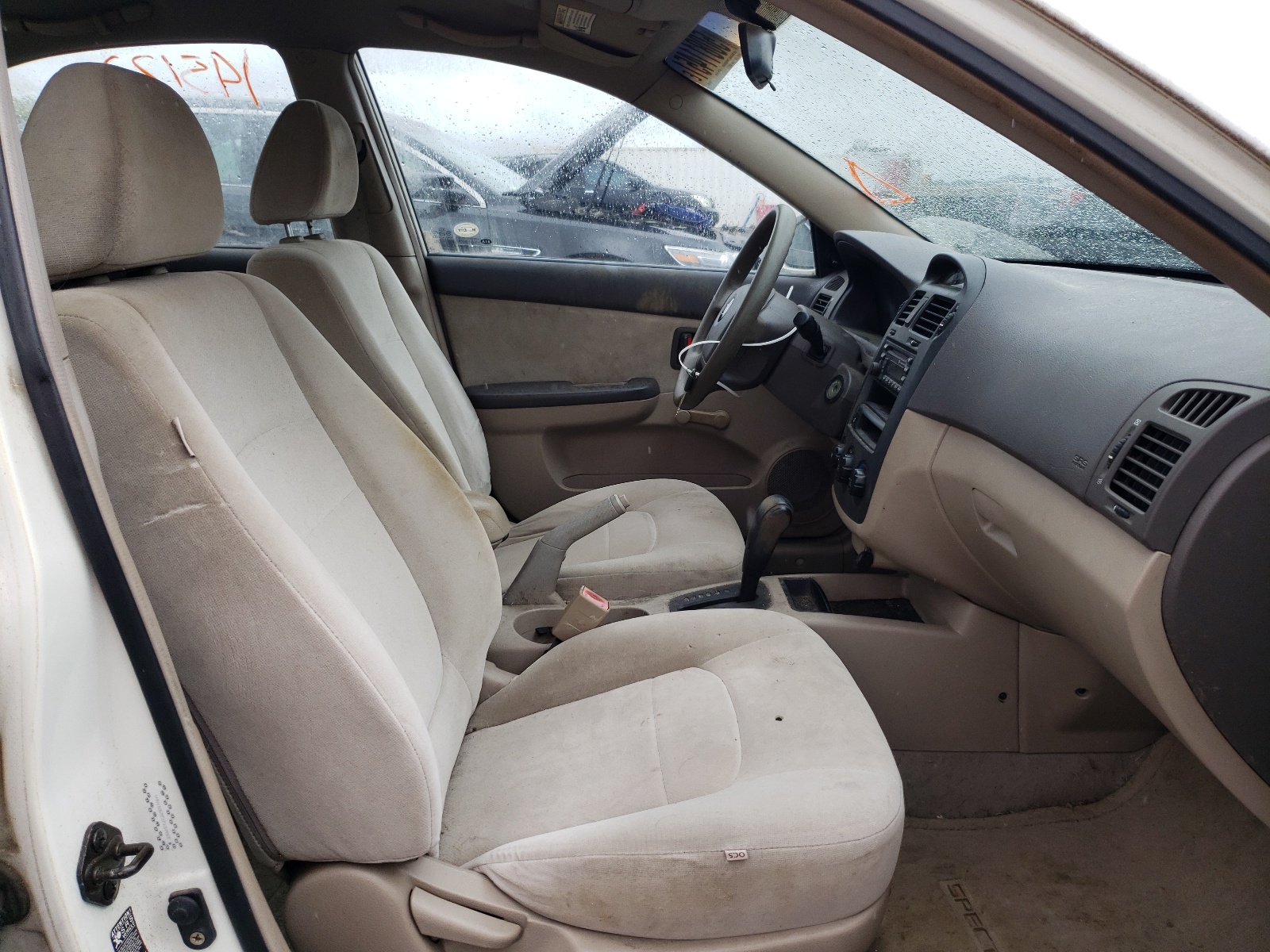 Photo 5 from auction – 2004 KIA SPECTRA LX with VIN KNAFE121245011868