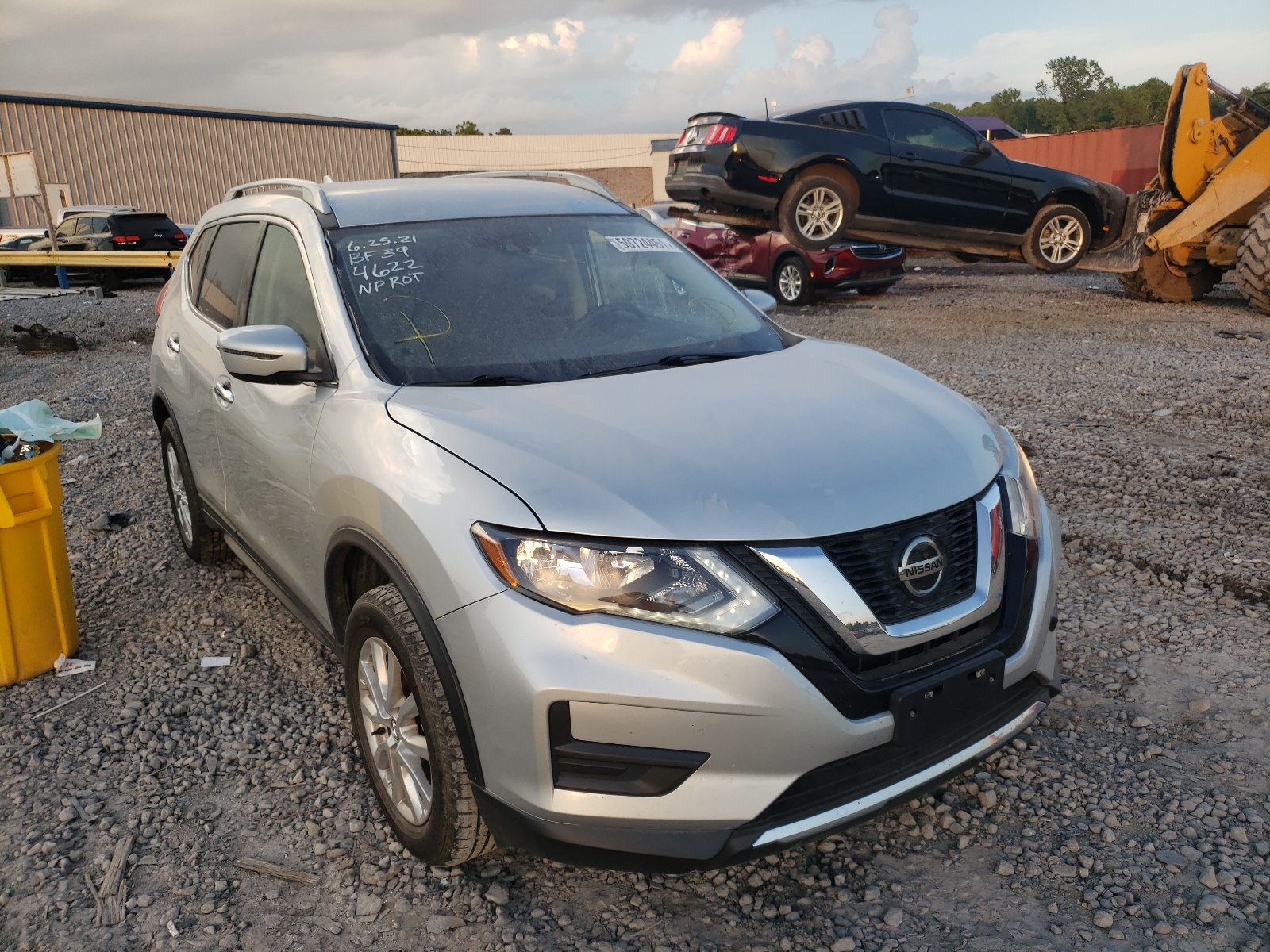 NISSAN ROGUE S 2019 with VIN 5N1AT2MVXKC704622 - Photo from auction