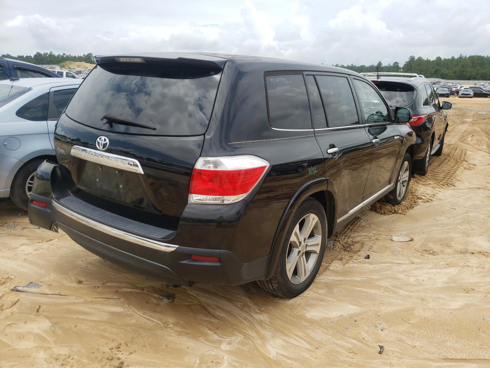 Photo 4 from auction – 2013 TOYOTA HIGHLANDER with VIN 5TDYK3EH3DS110721