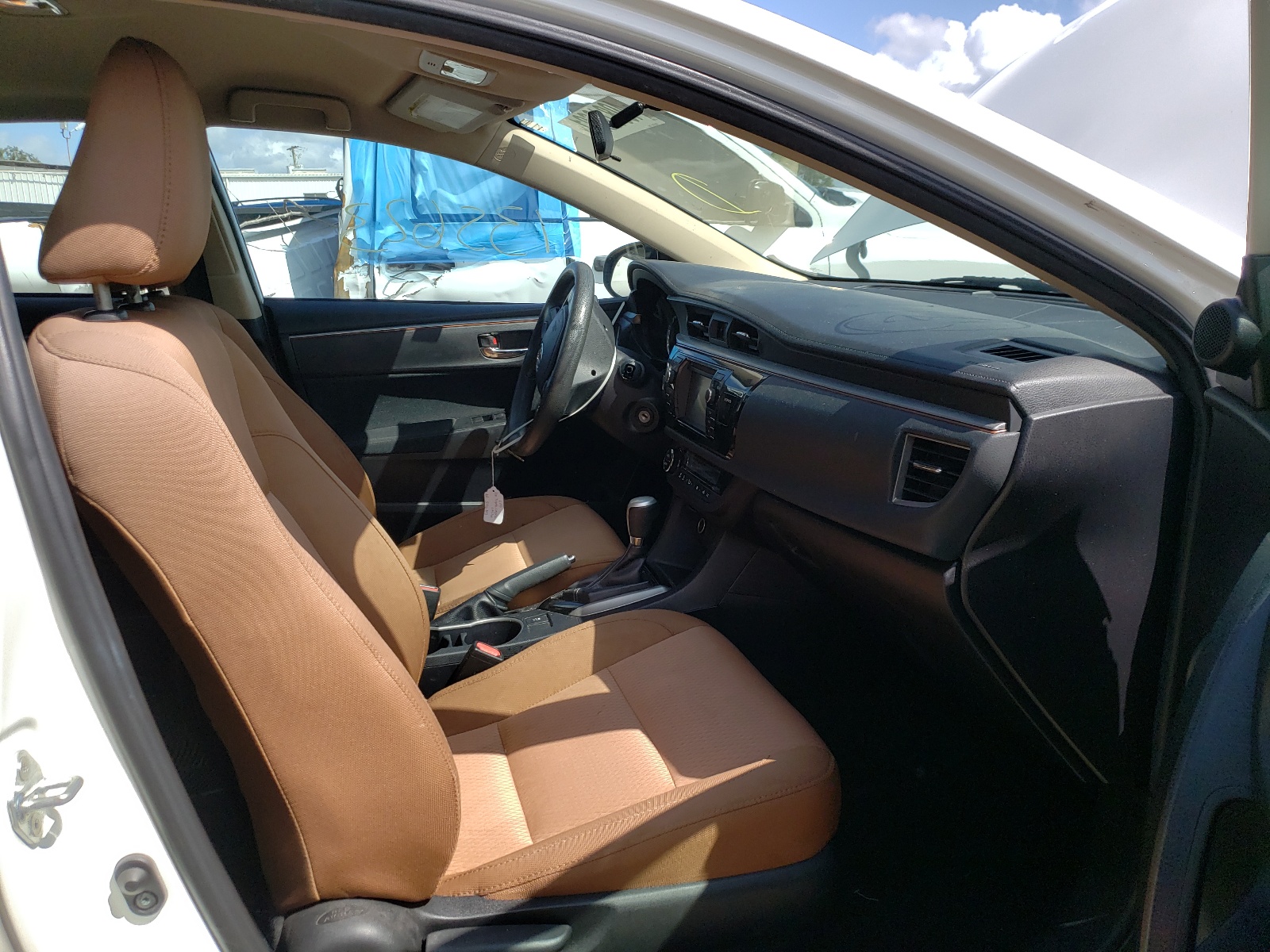 Photo 5 from auction – 2016 TOYOTA COROLLA L with VIN 2T1BURHE6GC541555
