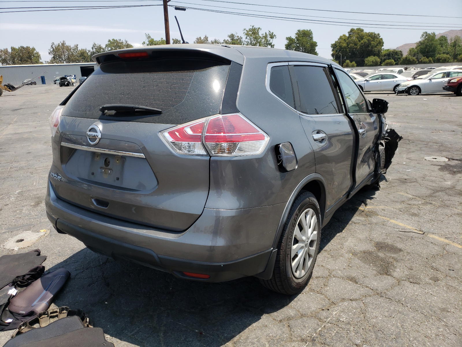 Photo 4 from auction – 2015 NISSAN ROGUE S with VIN KNMAT2MT8FP517817