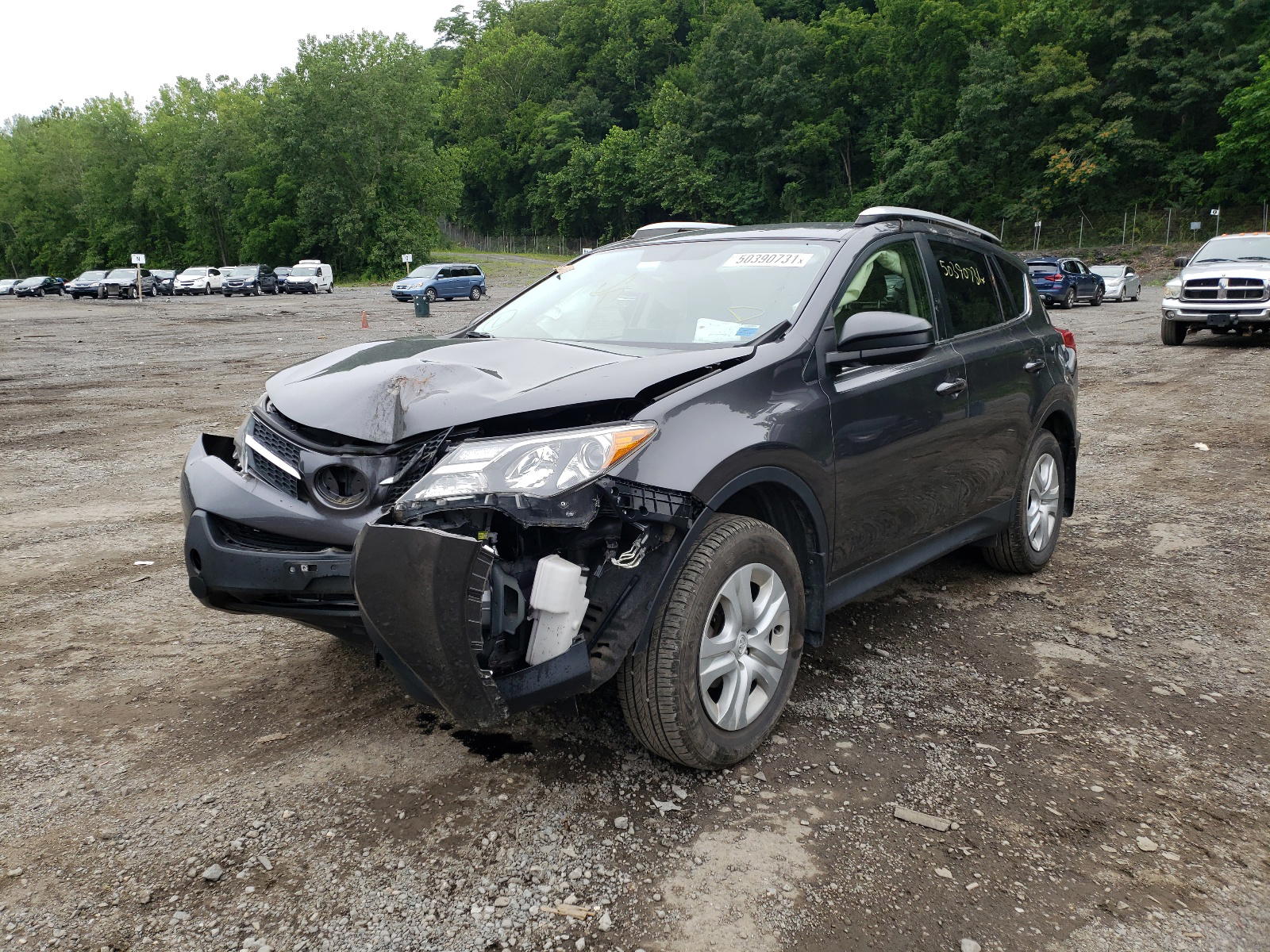 Photo 2 from auction – 2015 TOYOTA RAV4 LE with VIN JTMBFREV8FJ047795