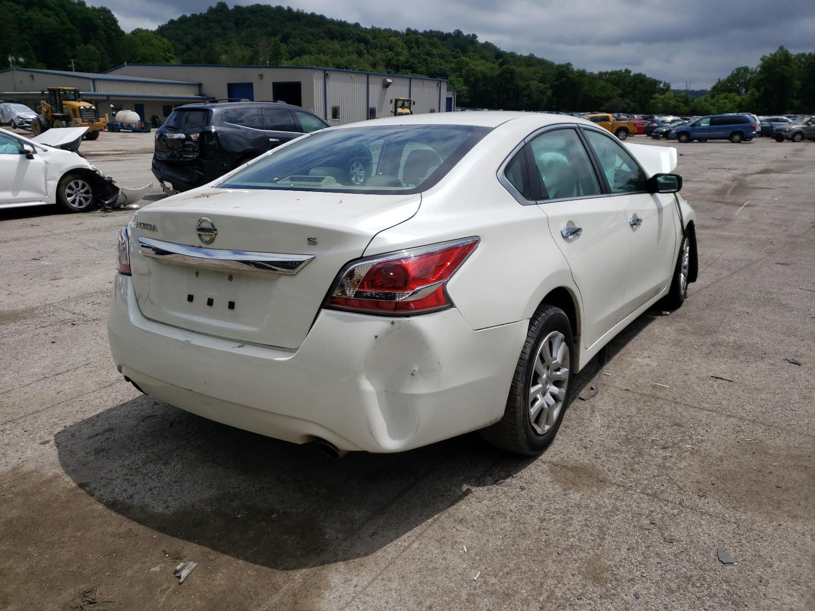 Photo 4 from auction – 2015 NISSAN ALTIMA 2.5 with VIN 1N4AL3AP6FC114591