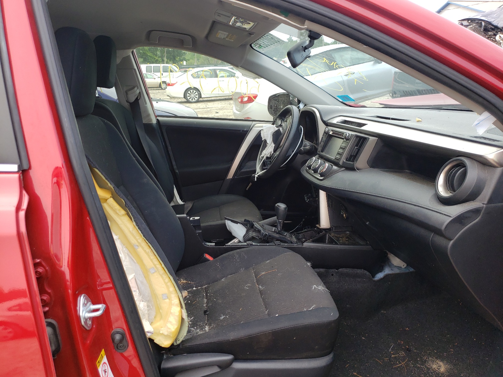 Photo 5 from auction – 2015 TOYOTA RAV4 LE with VIN JTMBFREV1FD111786