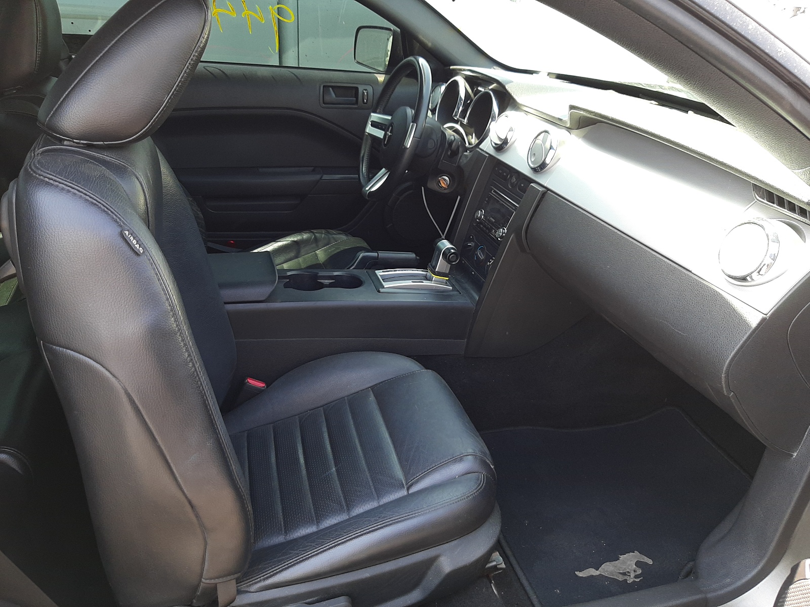 Photo 5 from auction – 2005 FORD MUSTANG with VIN 1ZVFT80N255122281