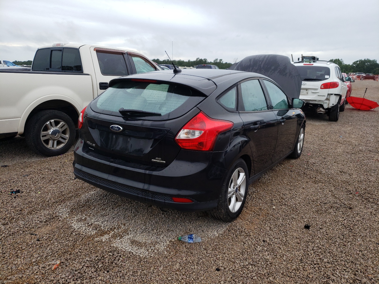 Zdjęcie 4 z aukcji – 2014 FORD FOCUS SE z VIN 1FADP3K27EL244009