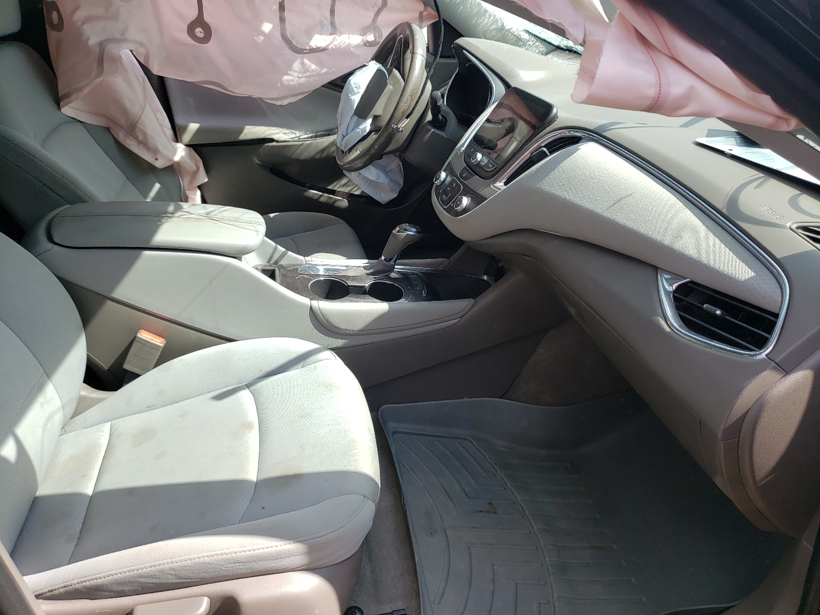 Photo 5 from auction – 2016 CHEVROLET MALIBU LT with VIN 1G1ZE5ST7GF227098