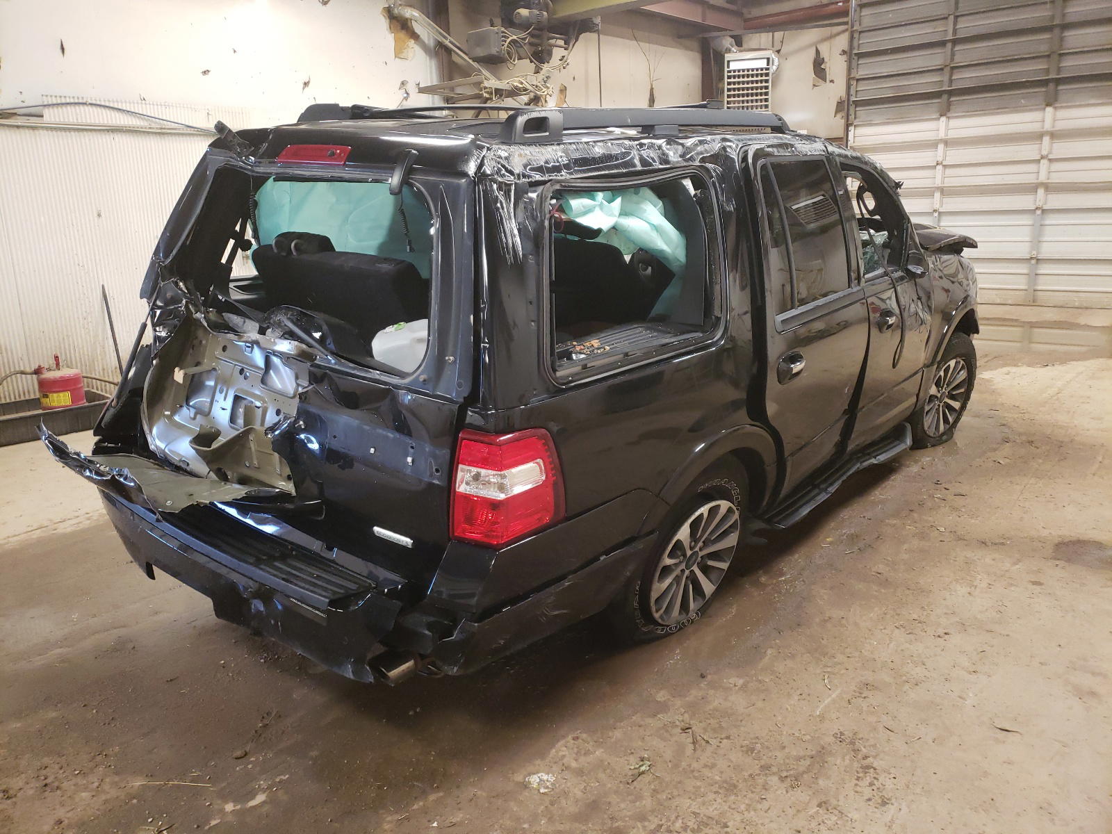 Photo 4 from auction – 2016 FORD EXPEDITION with VIN 1FMJU1JT1GEF02645