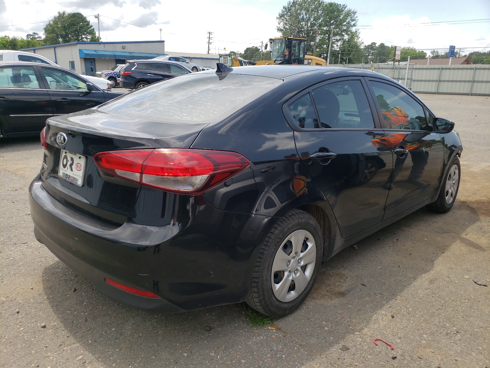 Photo 4 from auction – 2017 KIA FORTE LX with VIN 3KPFK4A77HE151167