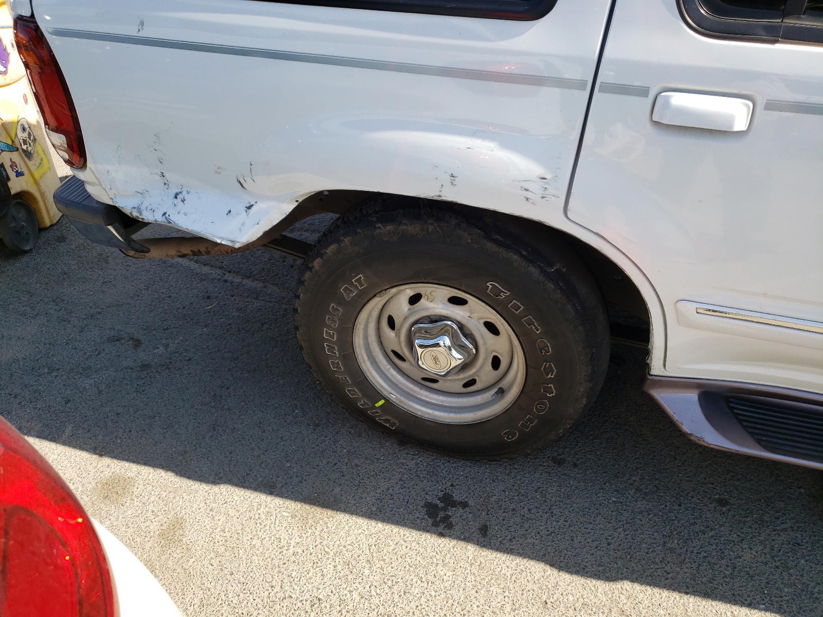 Photo 9 from auction – 1998 FORD EXPLORER with VIN 1FMZU32E1WZB35543