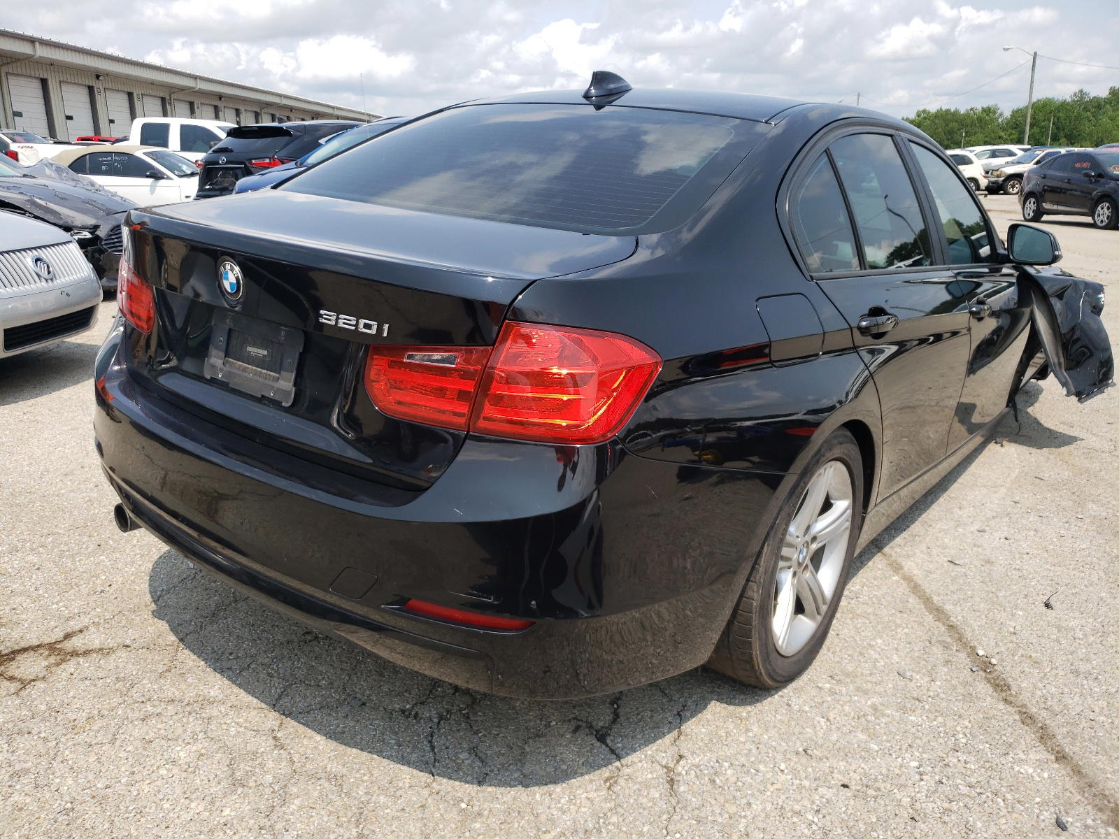 Photo 4 from auction – 2014 BMW 320 I with VIN WBA3B1C52EP680368