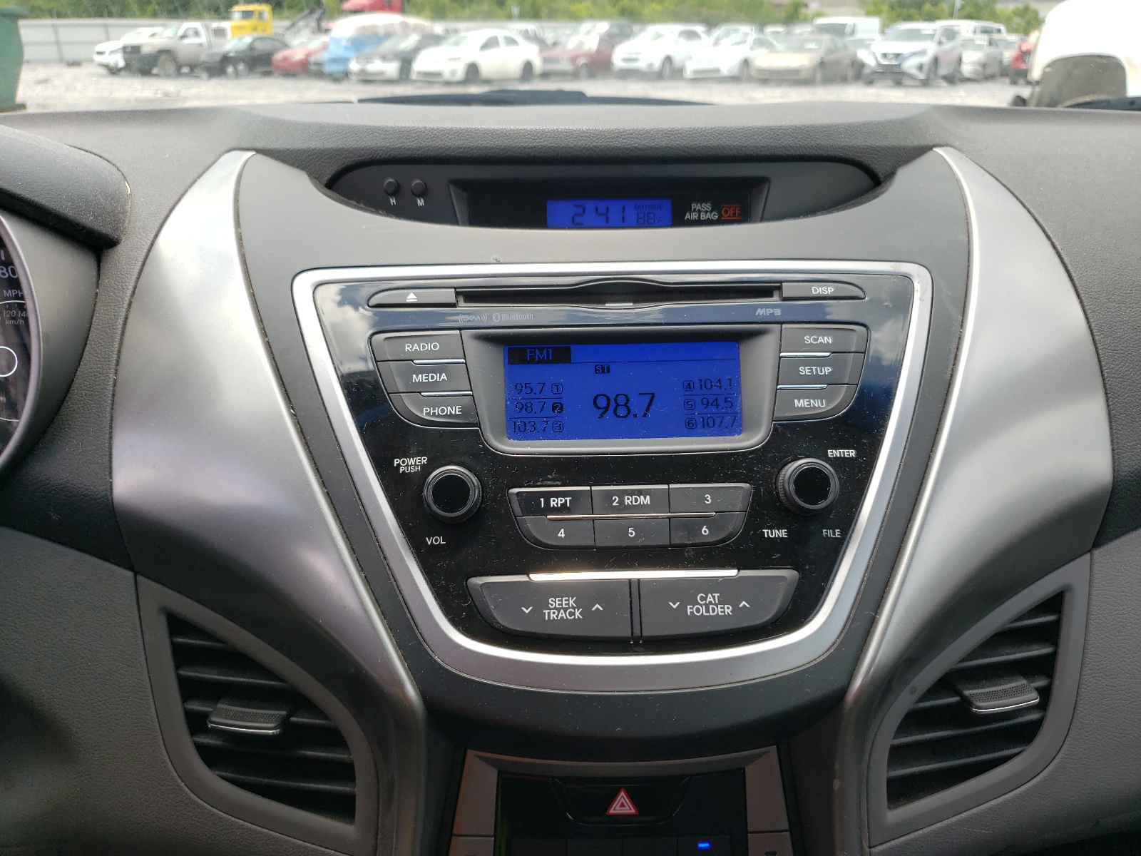 Photo 9 from auction – 2013 HYUNDAI ELANTRA with VIN KMHDH4AE9DU648975