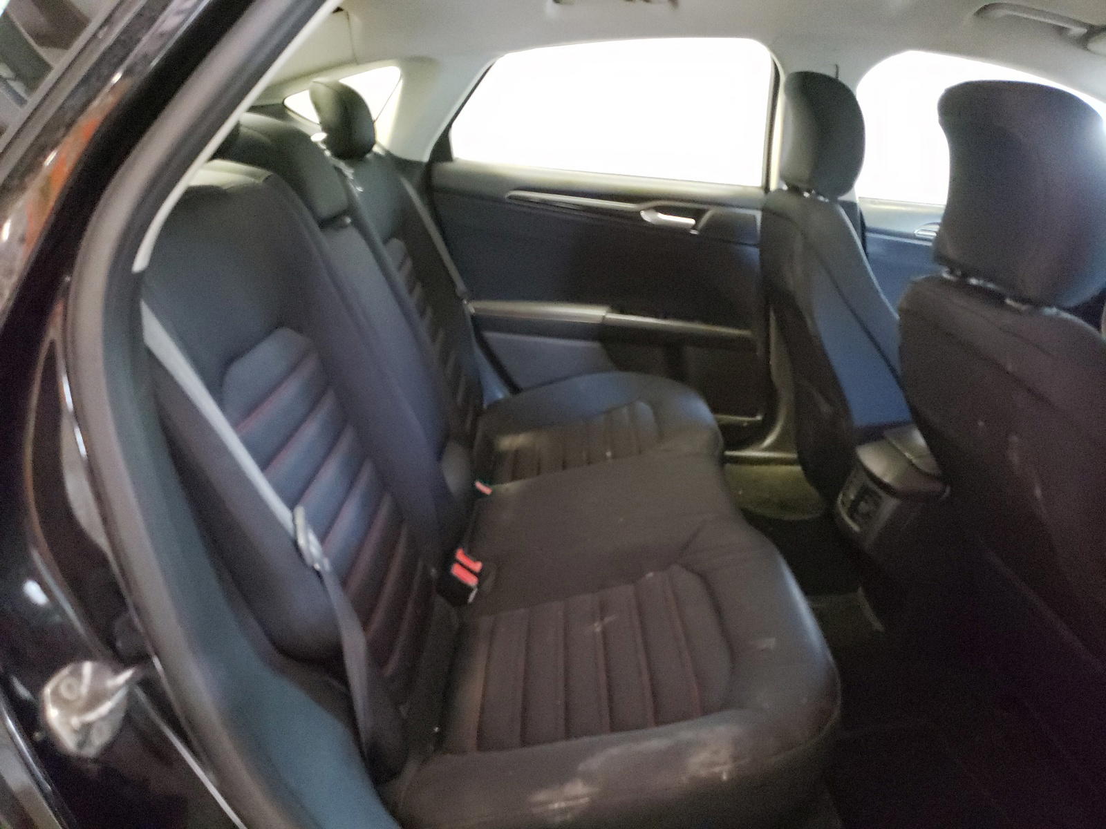 Photo 6 from auction – 2016 FORD FUSION SE with VIN 3FA6P0HD0GR245555