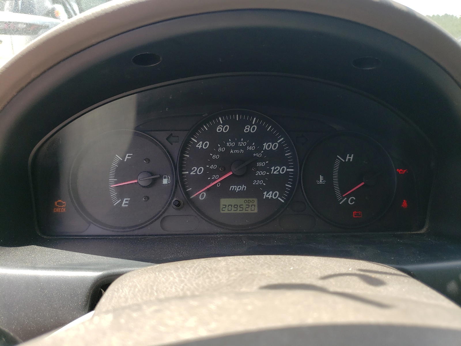 Photo 8 from auction – 2001 MAZDA PROTEGE DX with VIN JM1BJ222410410544