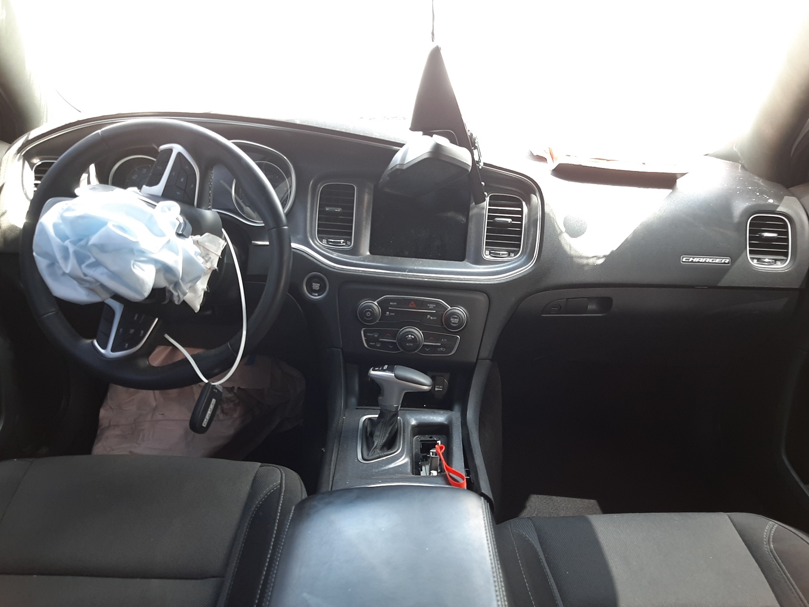 Photo 9 from auction – 2018 DODGE CHARGER SX with VIN 2C3CDXHG6JH129079