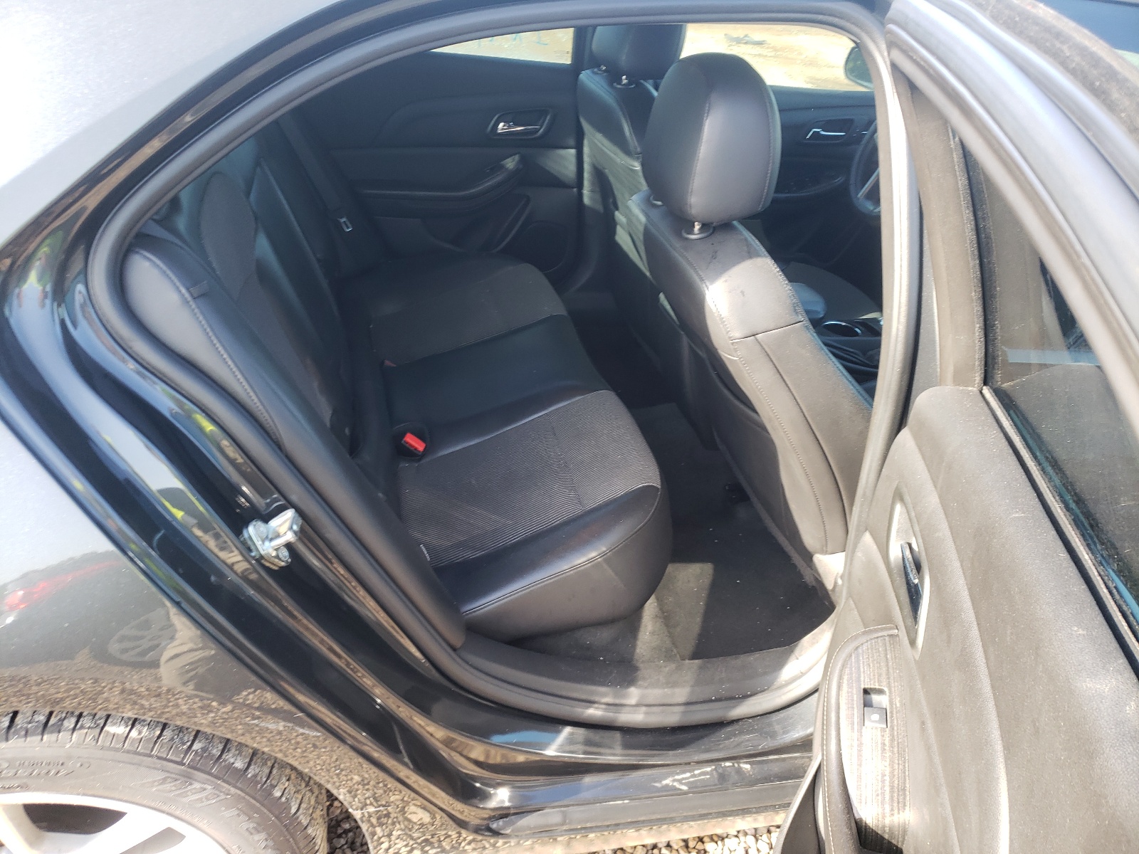 Photo 6 from auction – 2015 CHEVROLET MALIBU 1LT with VIN 1G11C5SL6FF305596