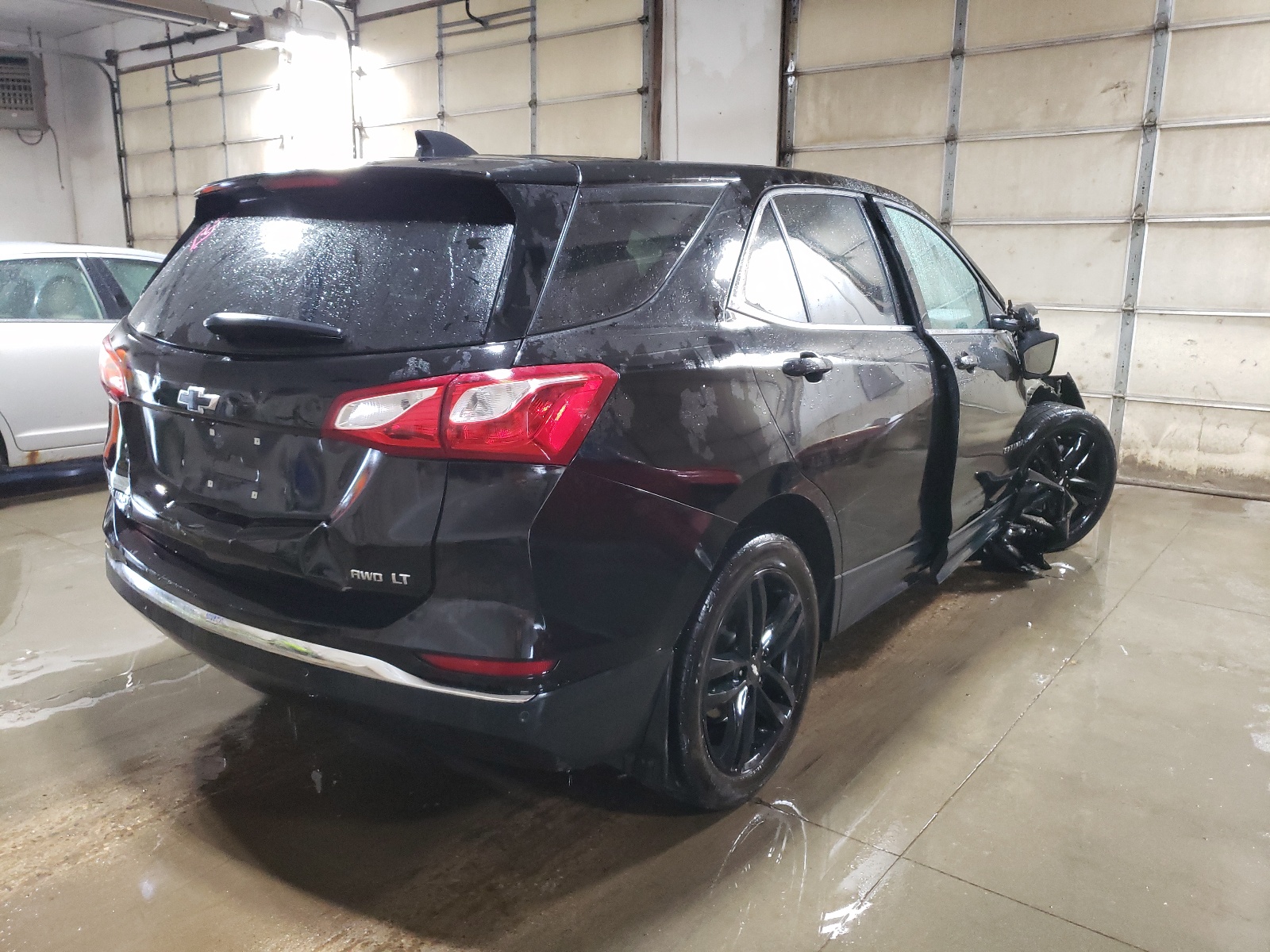 Photo 4 from auction – 2020 CHEVROLET EQUINOX LT with VIN 2GNAXUEV2L6140064