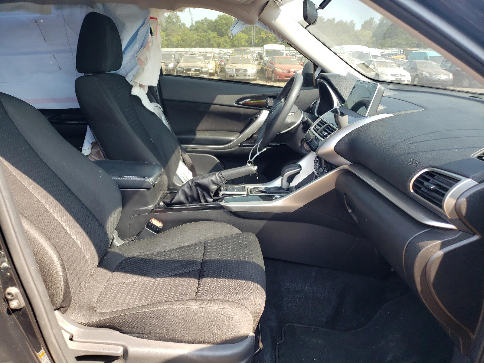 Photo 5 from auction – 2019 MITSUBISHI ECLIPSE CR with VIN JA4AT4AAXKZ027841