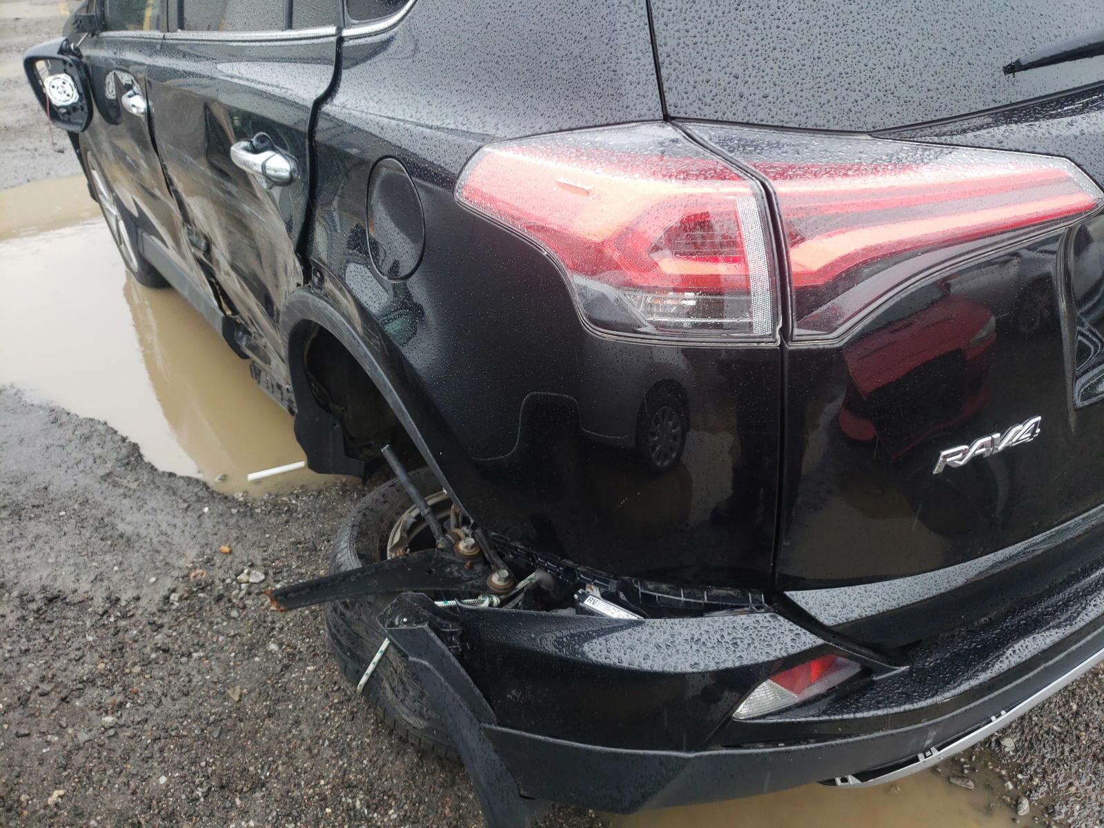Photo 9 from auction – 2018 TOYOTA RAV4 LIMIT with VIN 2T3DFREV8JW795336