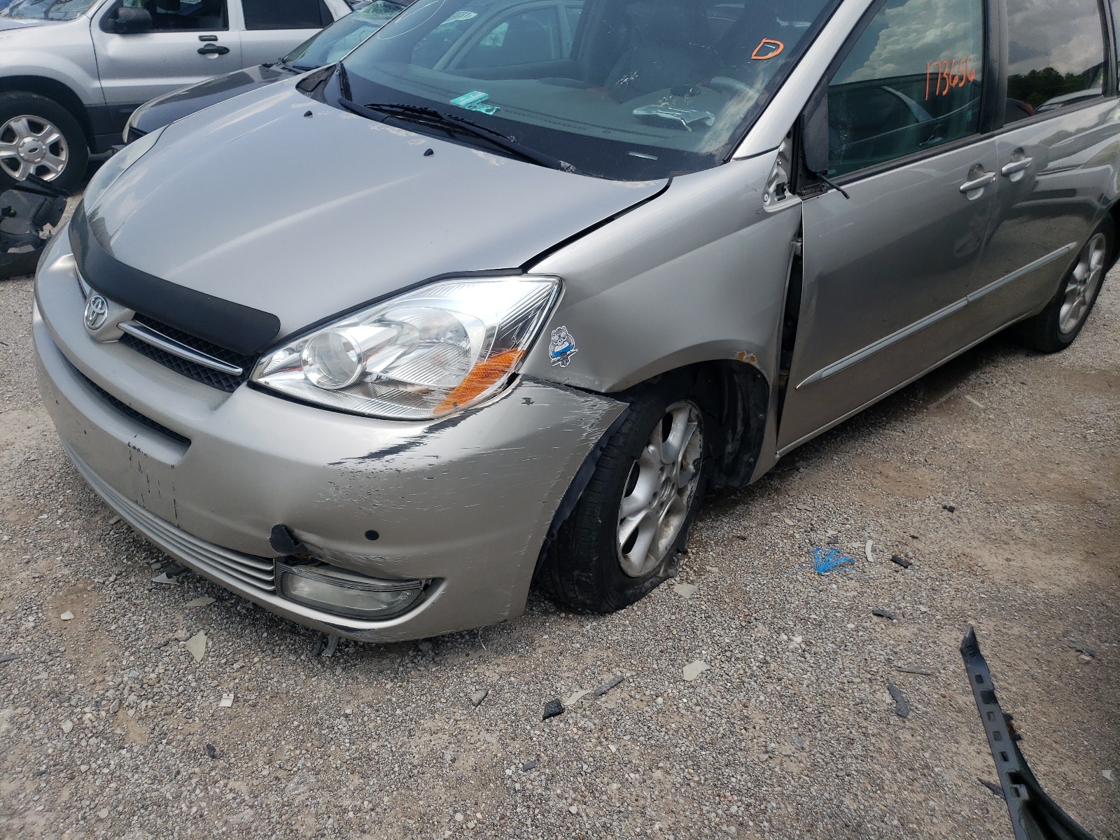 Photo 9 from auction – 2005 TOYOTA SIENNA XLE with VIN 5TDBA22C25S034874