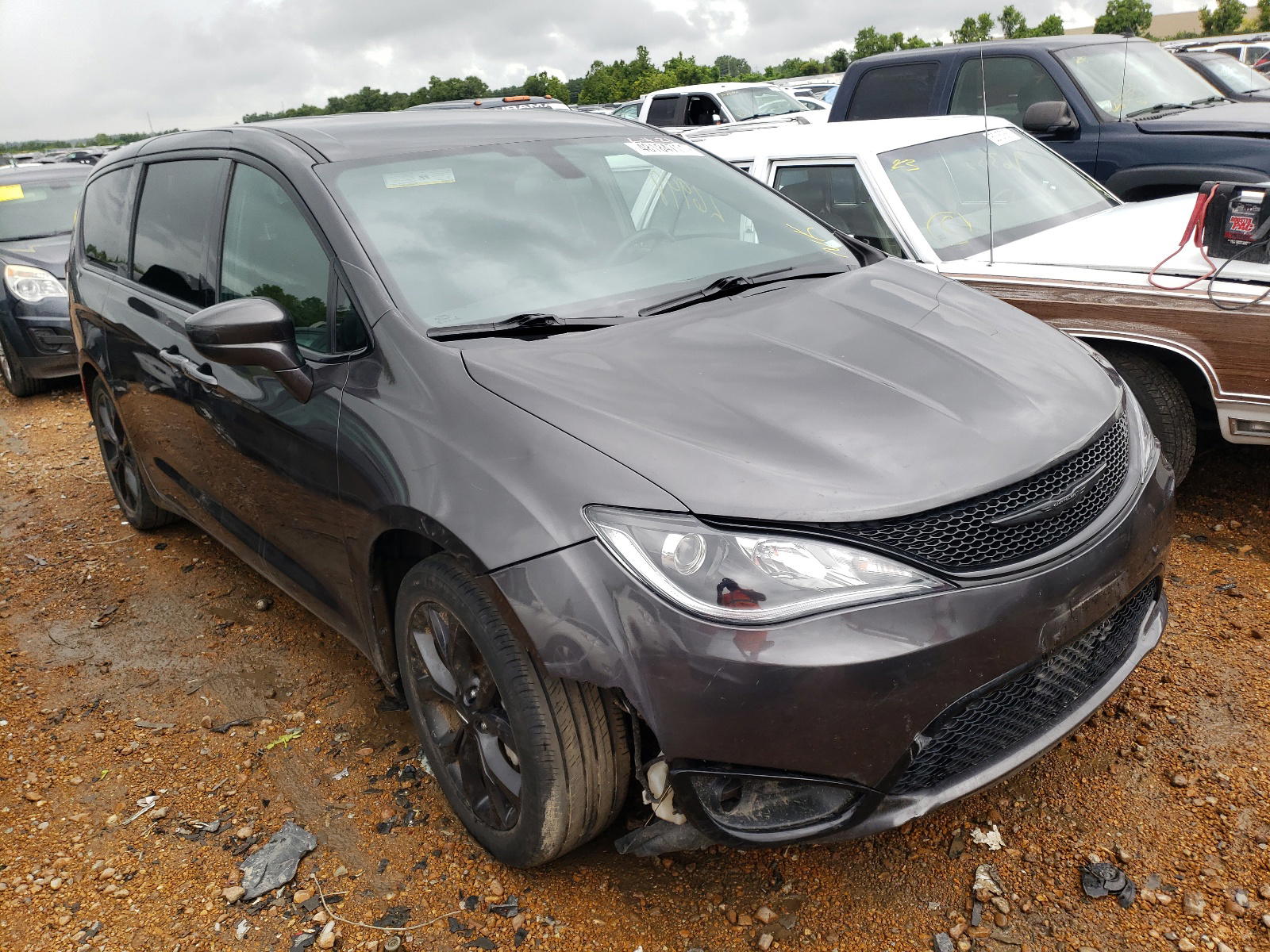 CHRYSLER PACIFICA T 2018 with VIN 2C4RC1FG2JR356708 - Photo from auction