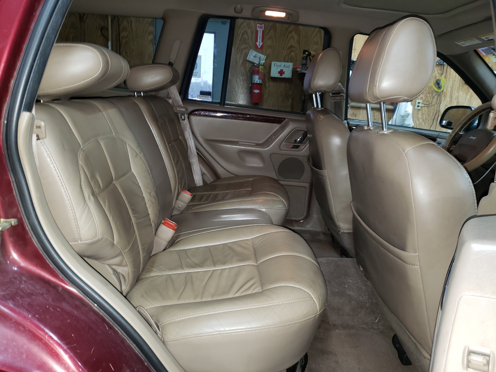 Photo 6 from auction – 2001 JEEP GRAND CHER with VIN 1J4GW58N61C553904