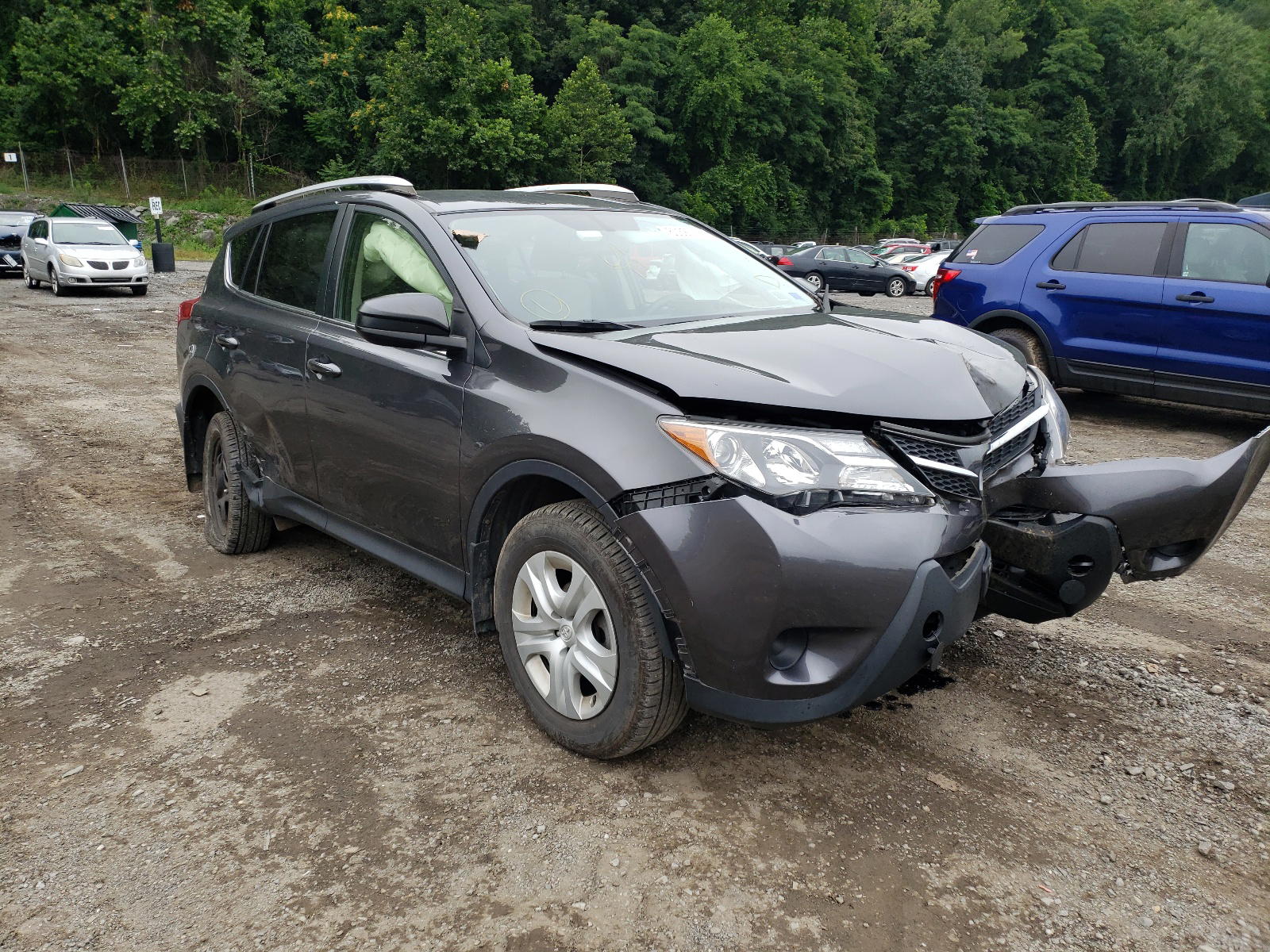 TOYOTA RAV4 LE 2015 with VIN JTMBFREV8FJ047795 - Photo from auction